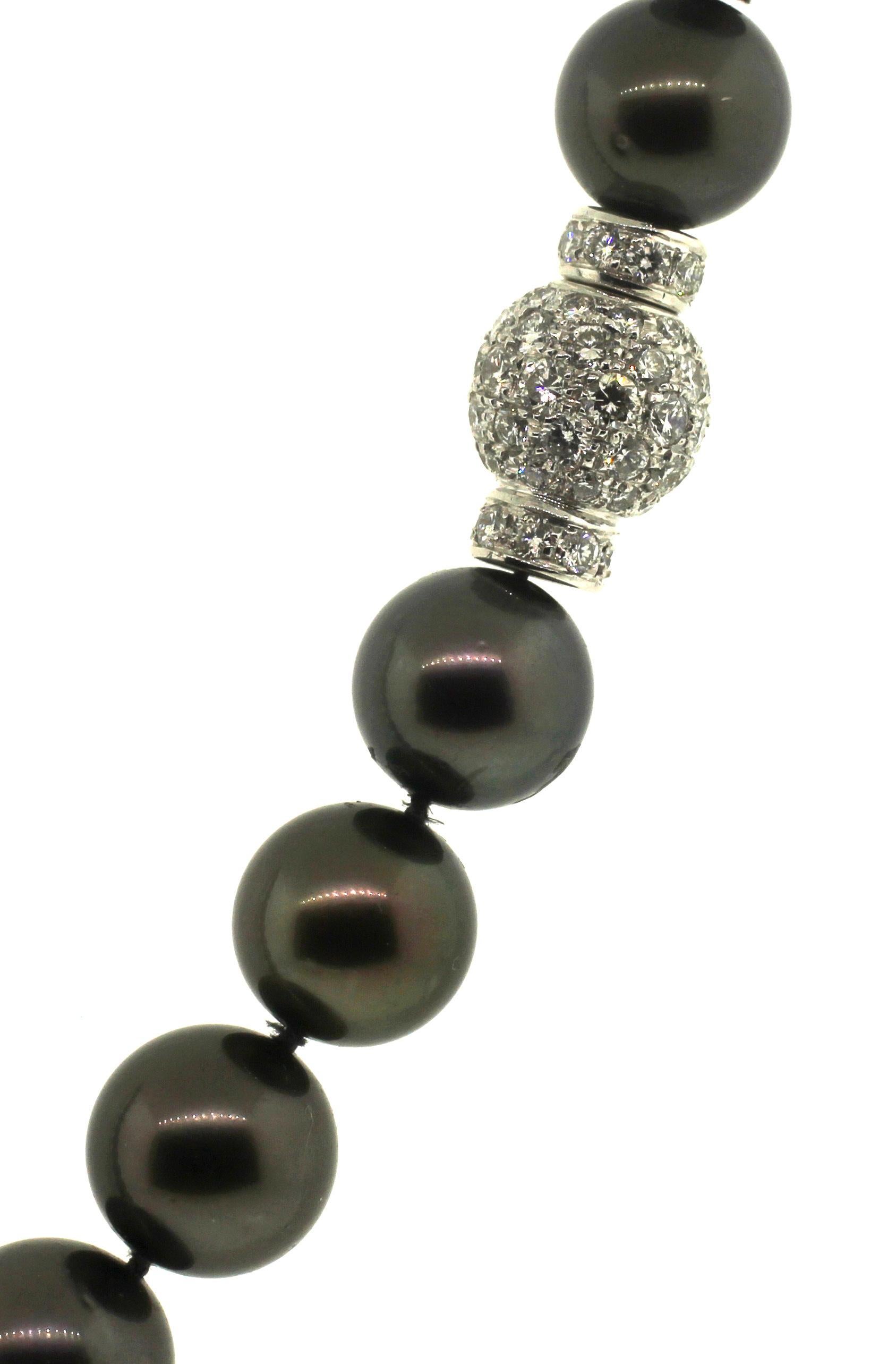 Hakimoto 14x11 mm 31 Black Tahitian South Sea Pearl Necklace, 18K Diamond Clasp For Sale 2