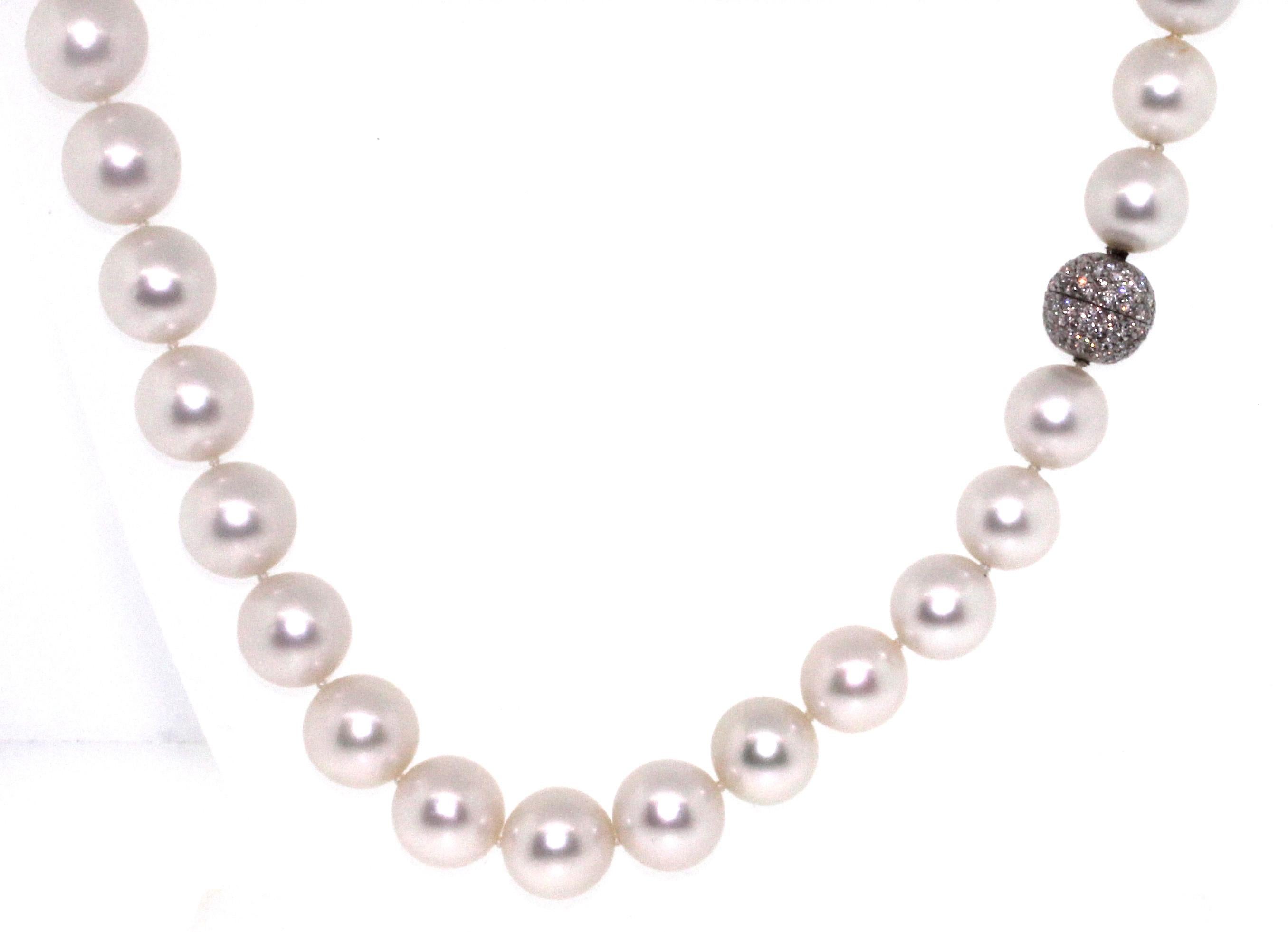 Women's Hakimoto 14x11 mm 33 White South Sea Pearl & 18K Full Ball Diamonds Clasp For Sale