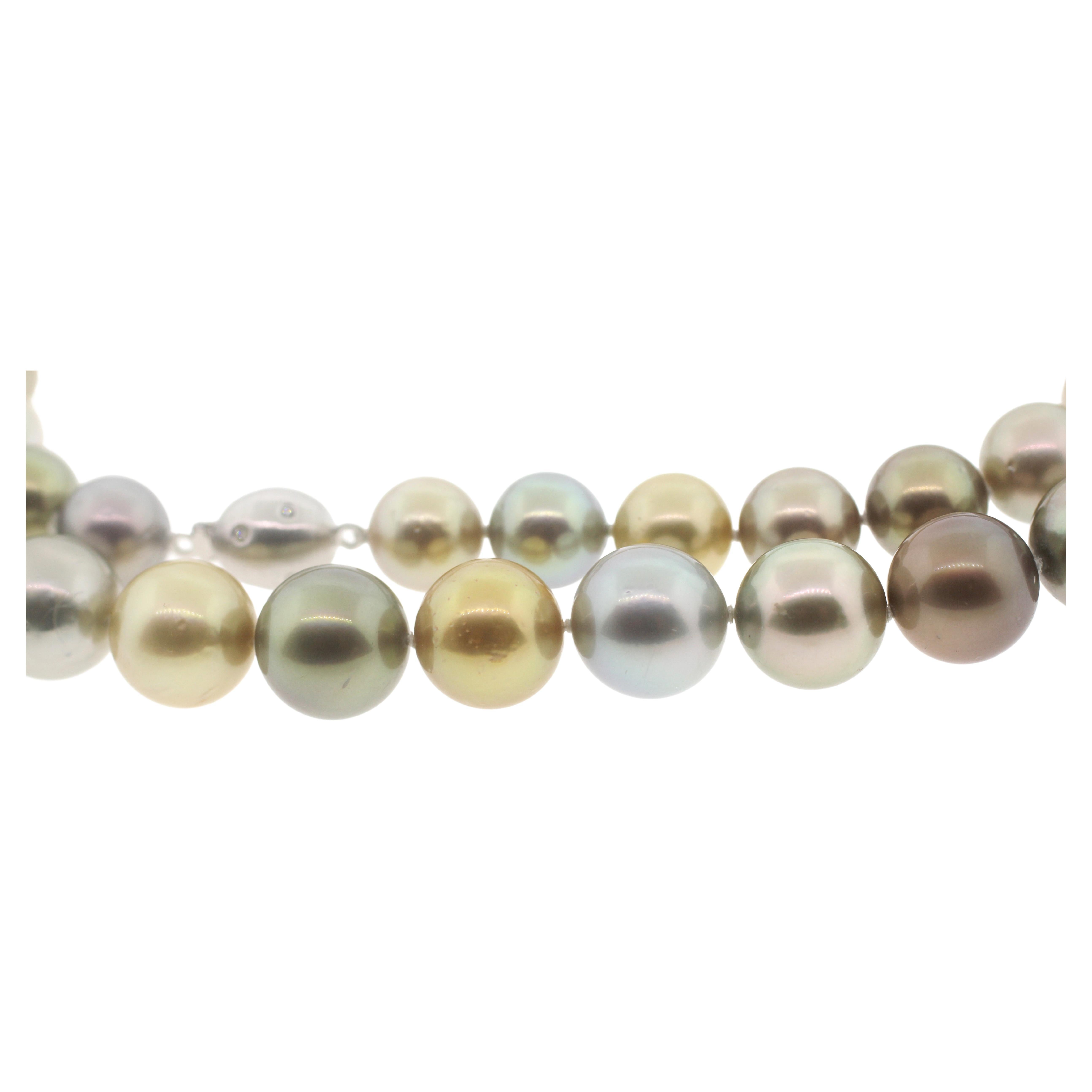 Contemporain Hakimoto Collier de perles des mers du Sud de 13,8 x 11 mm de couleur naturelle et fantaisie de 36,5