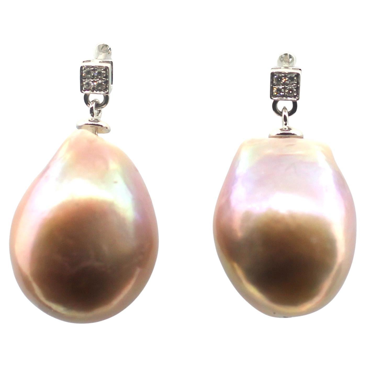 Hakimoto by Jewel Of Ocean: 18 Karat Weißgold Diamant-Ohrringe mit Barockperlen, 18x14 mm im Angebot 1
