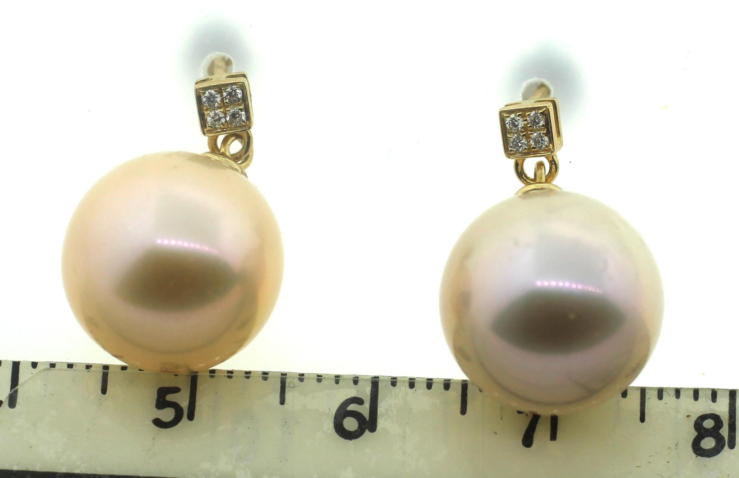 Hakimoto by Jewel Of Ocean 18k Yellow Gold Diamonds Pearl Earrings In New Condition For Sale In New York, NY