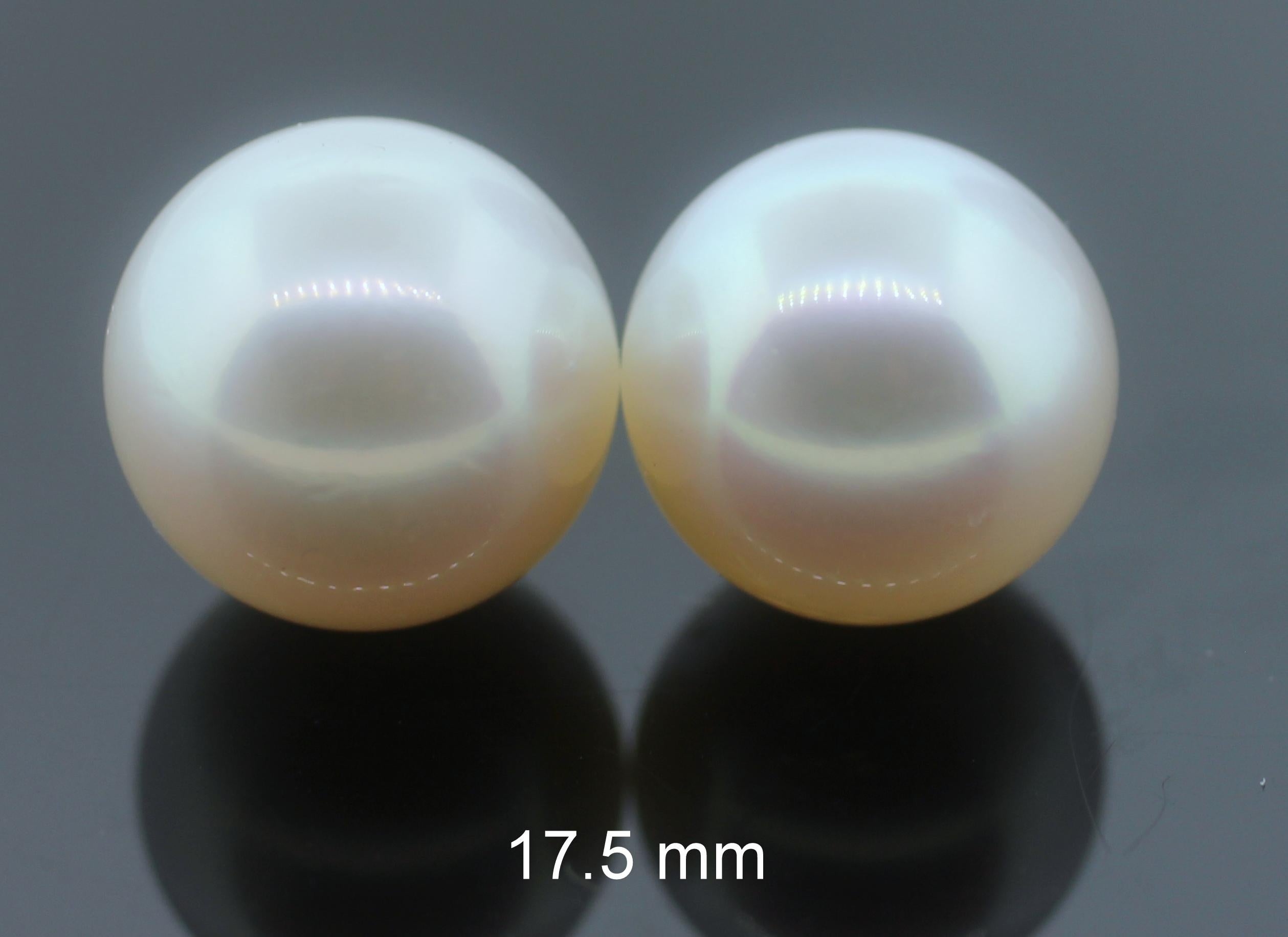 Hakimoto By Jewel Of Ocean Round South Sea Pearl
Pair of 17.5 mm White 
16.7 Grams
Australian South Sea Pearl
Aproximate