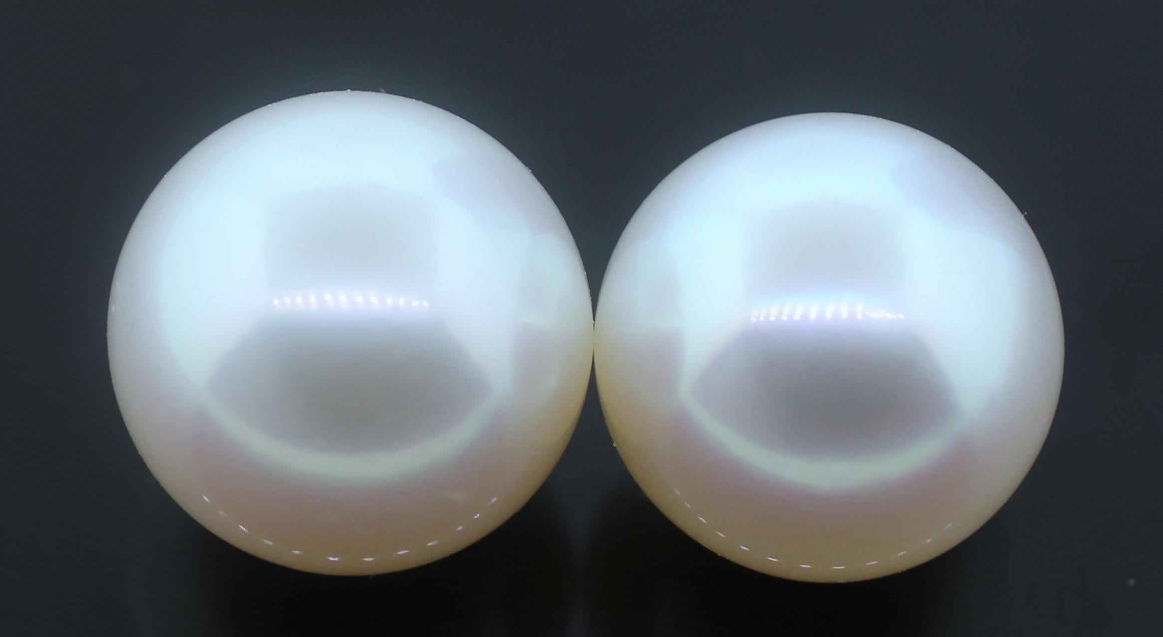 Moderne Hakimoto par Jewel of Ocean - Paire de perles rondes blanches des mers du Sud d'Australie de 17,5 mm en vente