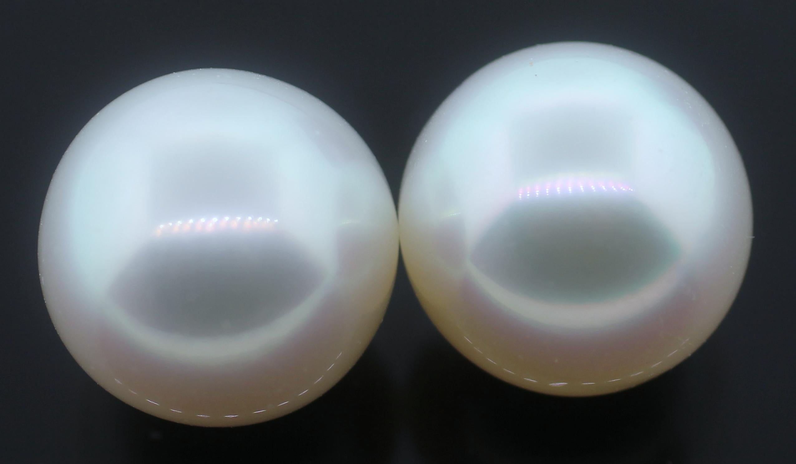Hakimoto by Jewel Of Ocean Pair of 17 mmWhite Round Australian South Sea Pearl In New Condition For Sale In New York, NY