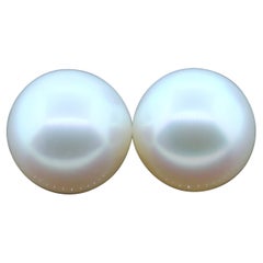 Hakimoto by Jewel Of Ocean Pair of 17 mmWhite Round Australian South Sea Pearl