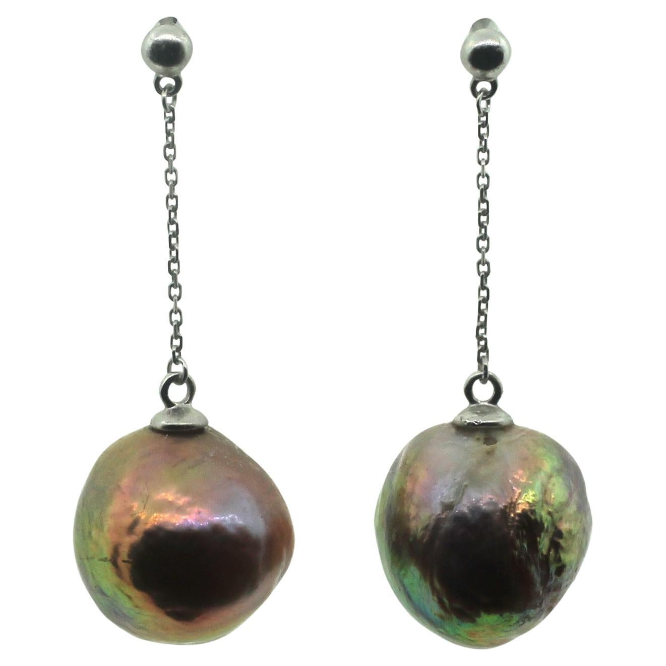 Hakimoto by Jewel of Ocean Seltene 18k natürliche Farbe Metallic Barockperlen-Ohrringe im Angebot