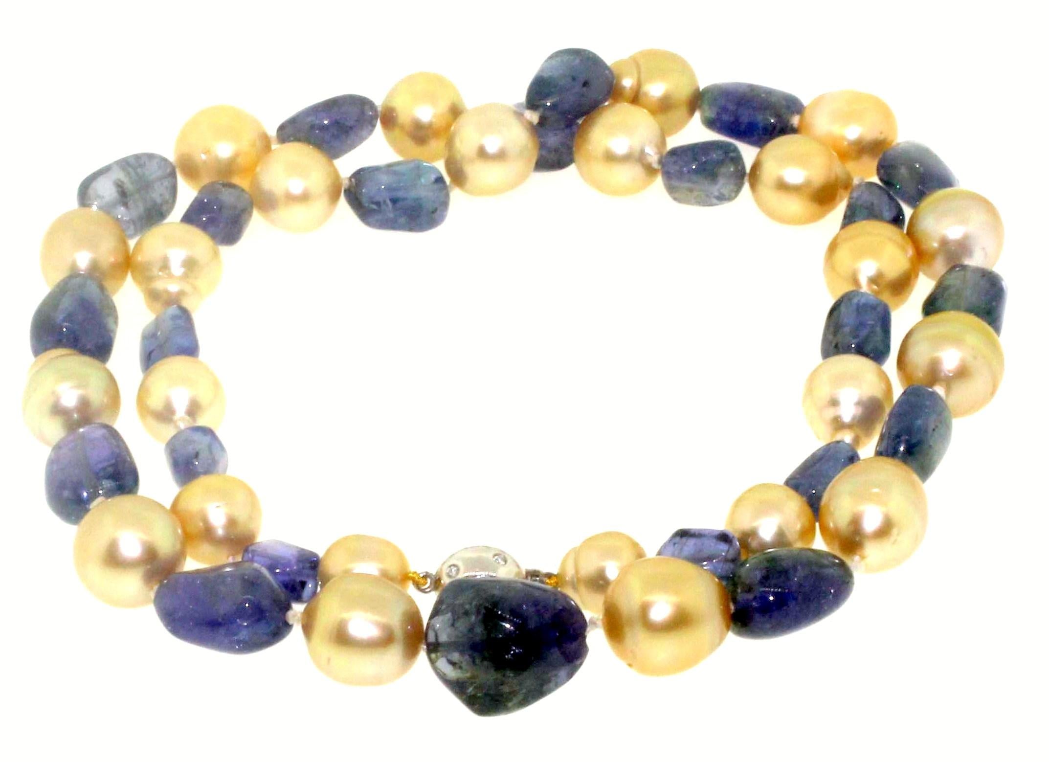 Hakimoto - Fermoir en or 18 carats avec tanzanite et diamants des mers du Sud de 73,5 cm de long 4