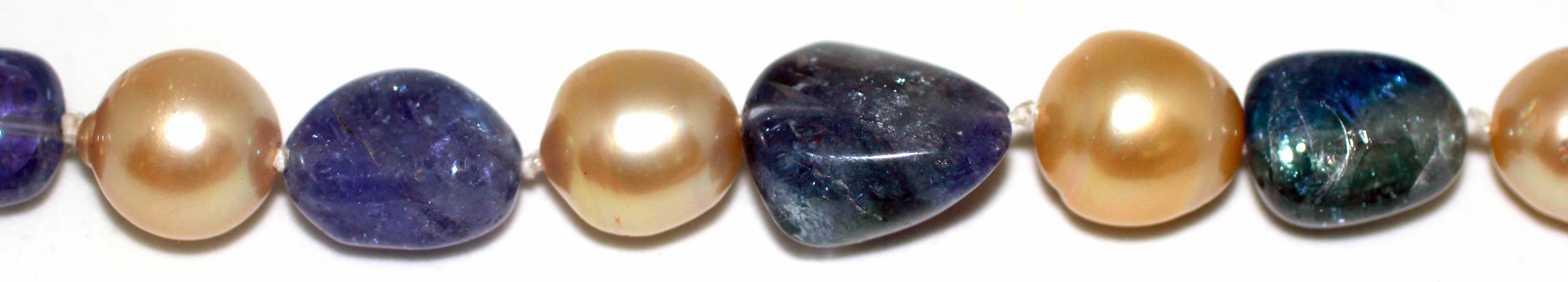 Hakimoto - Fermoir en or 18 carats avec tanzanite et diamants des mers du Sud de 73,5 cm de long 2