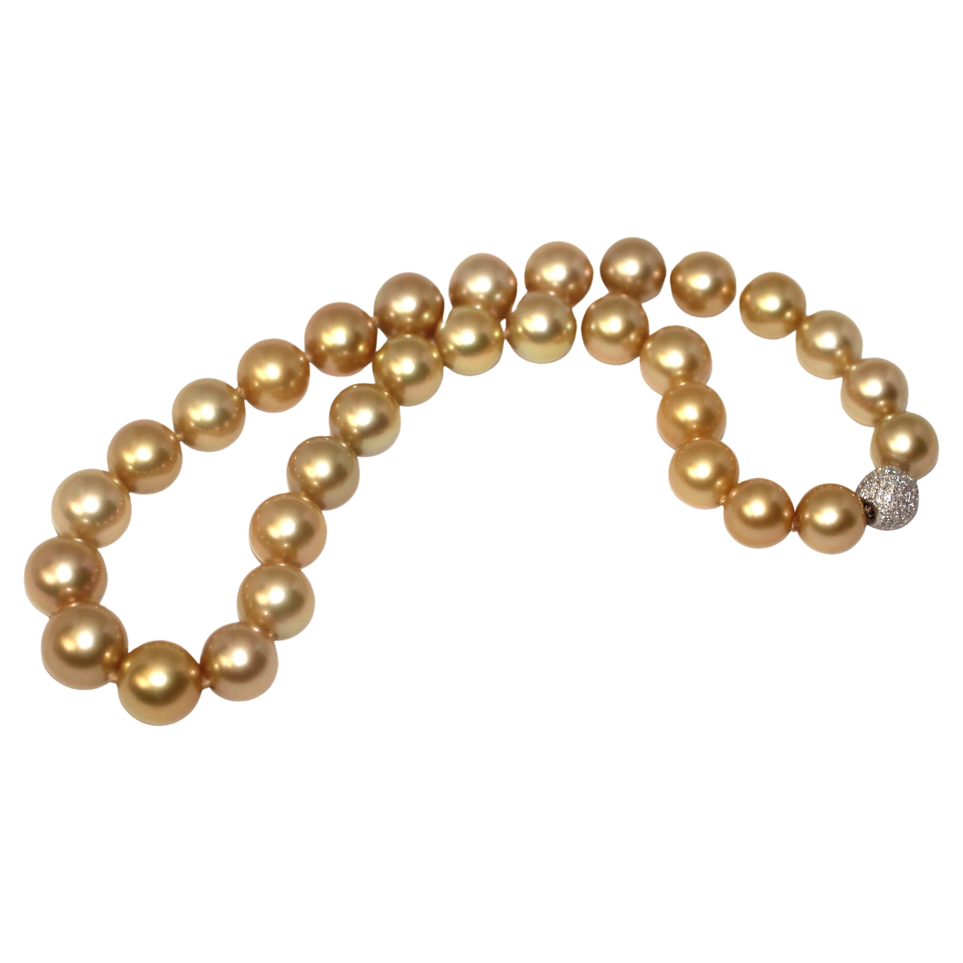 Modern Hakimoto 13X15.5mm Natural Golden South Sea Pearl 18K Diamond Clasp For Sale