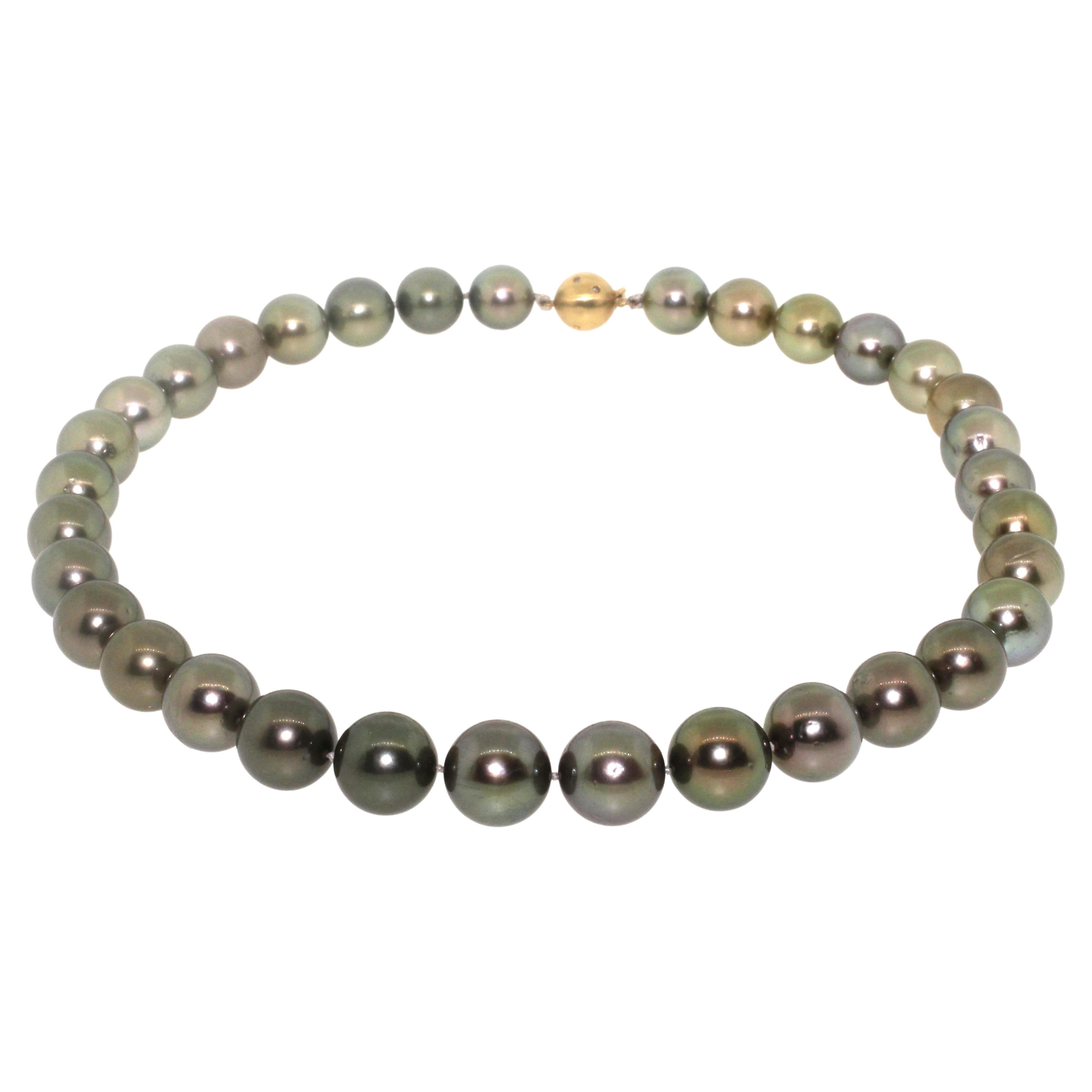Women's Hakimoto 13.7x11 mm Green Tahitian Pearl Necklace 18K Diamond Yellow Gold Clasp For Sale