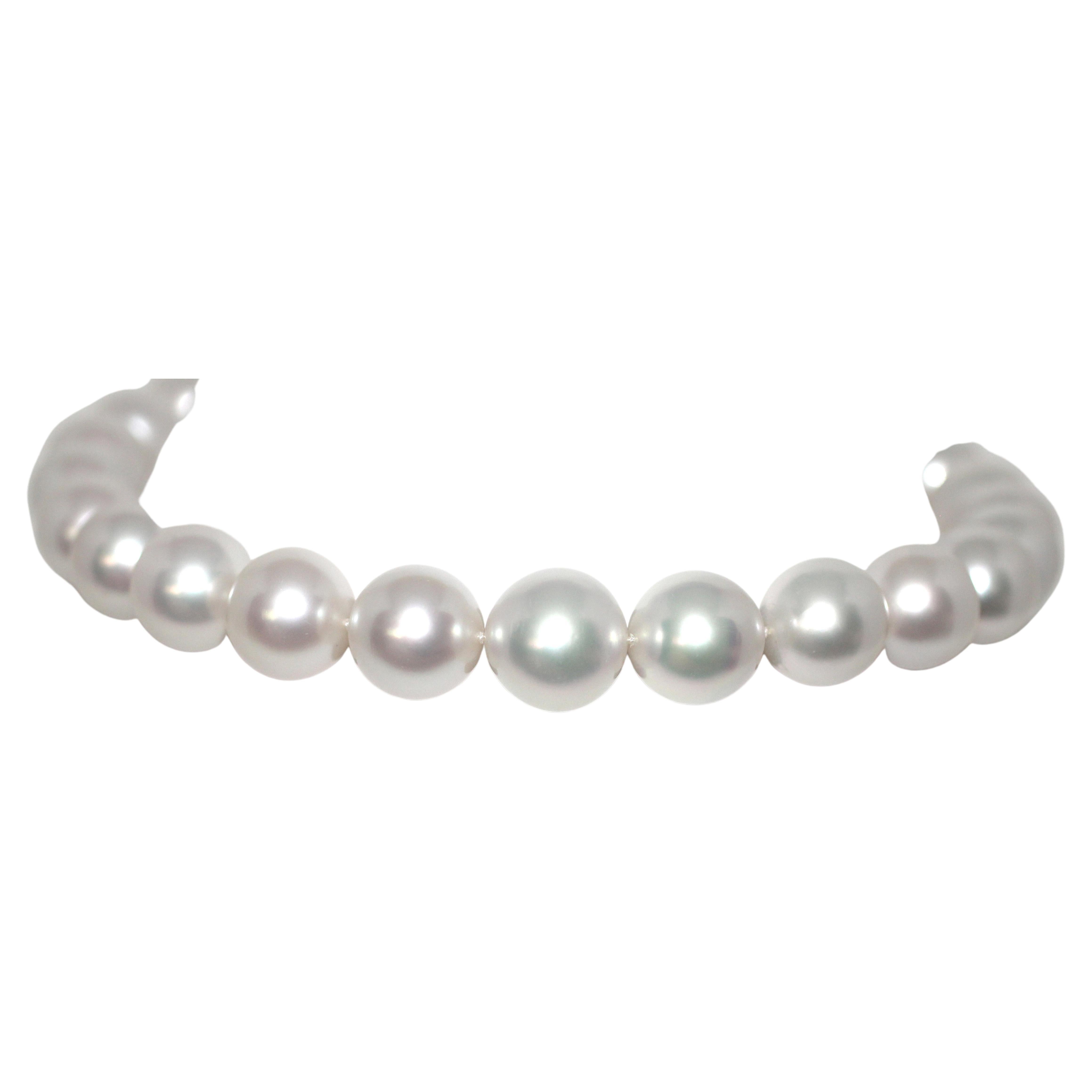Contemporain Hakimoto Important  Collier de perles des mers du Sud d'Australie de 15 x 17 mm en vente