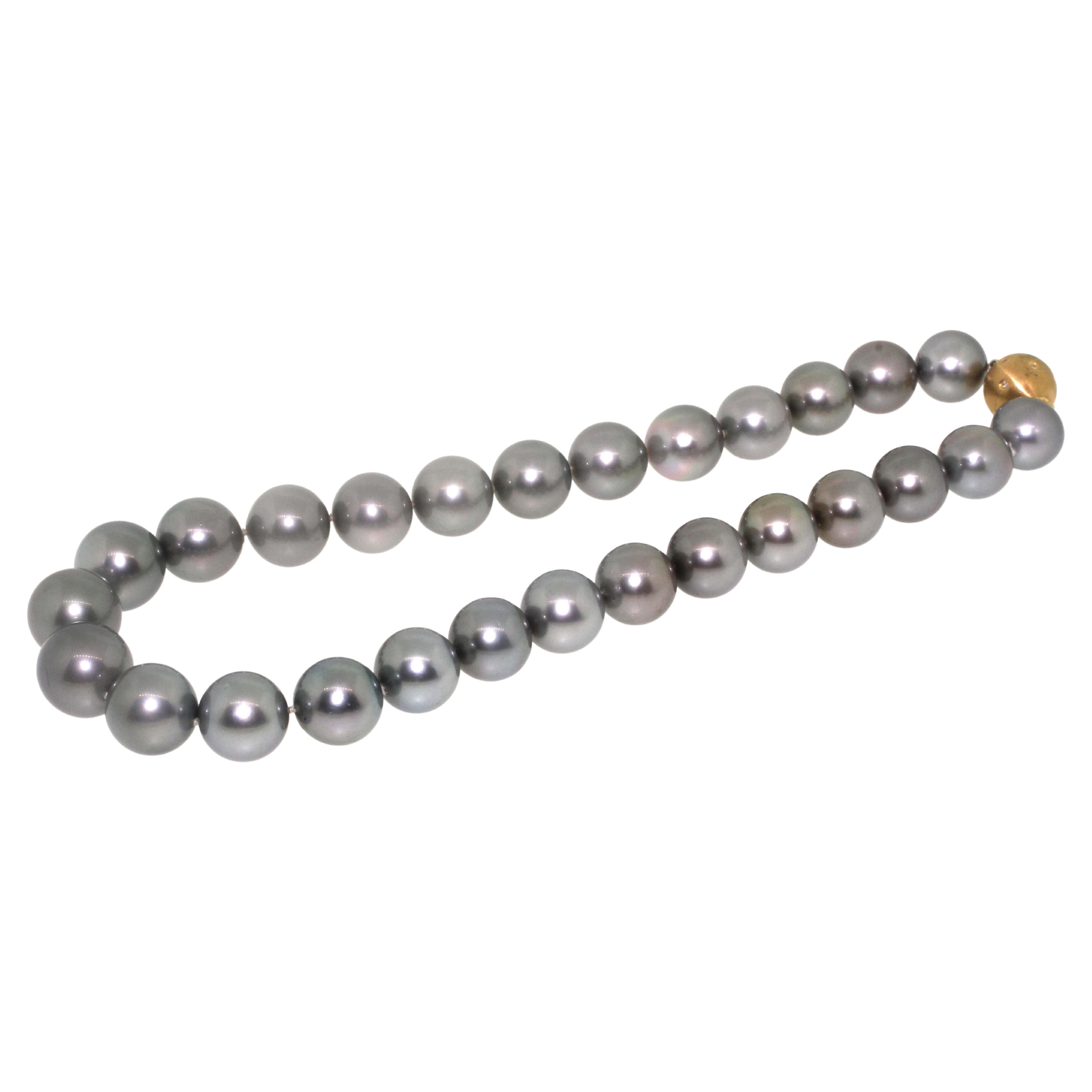 Modern Hakimoto 16x14 mm Tahitian South Sea Pearl Strand Necklace with 18K Diamond For Sale