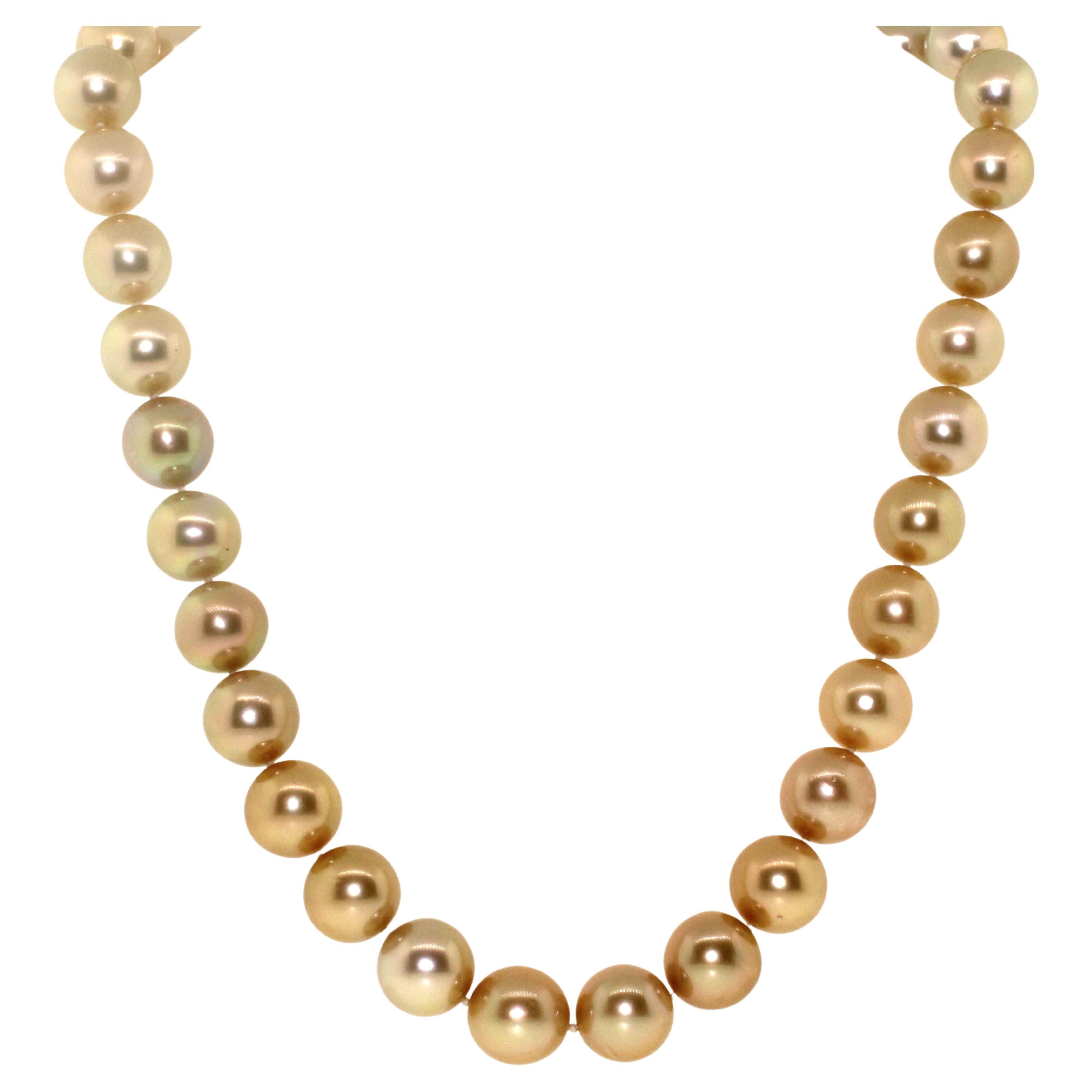 Hakimoto 13x12 mm Natural Color Golden South Sea Pearl 18K Diamond Clasp In New Condition For Sale In New York, NY