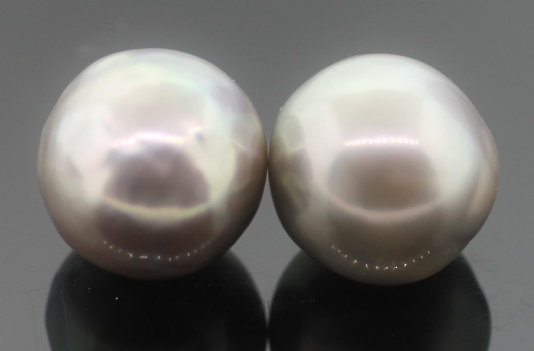 Bead Hakimoto Pair of 18 mm Round Silver Tahiti Naget Baroque Pearl For Sale