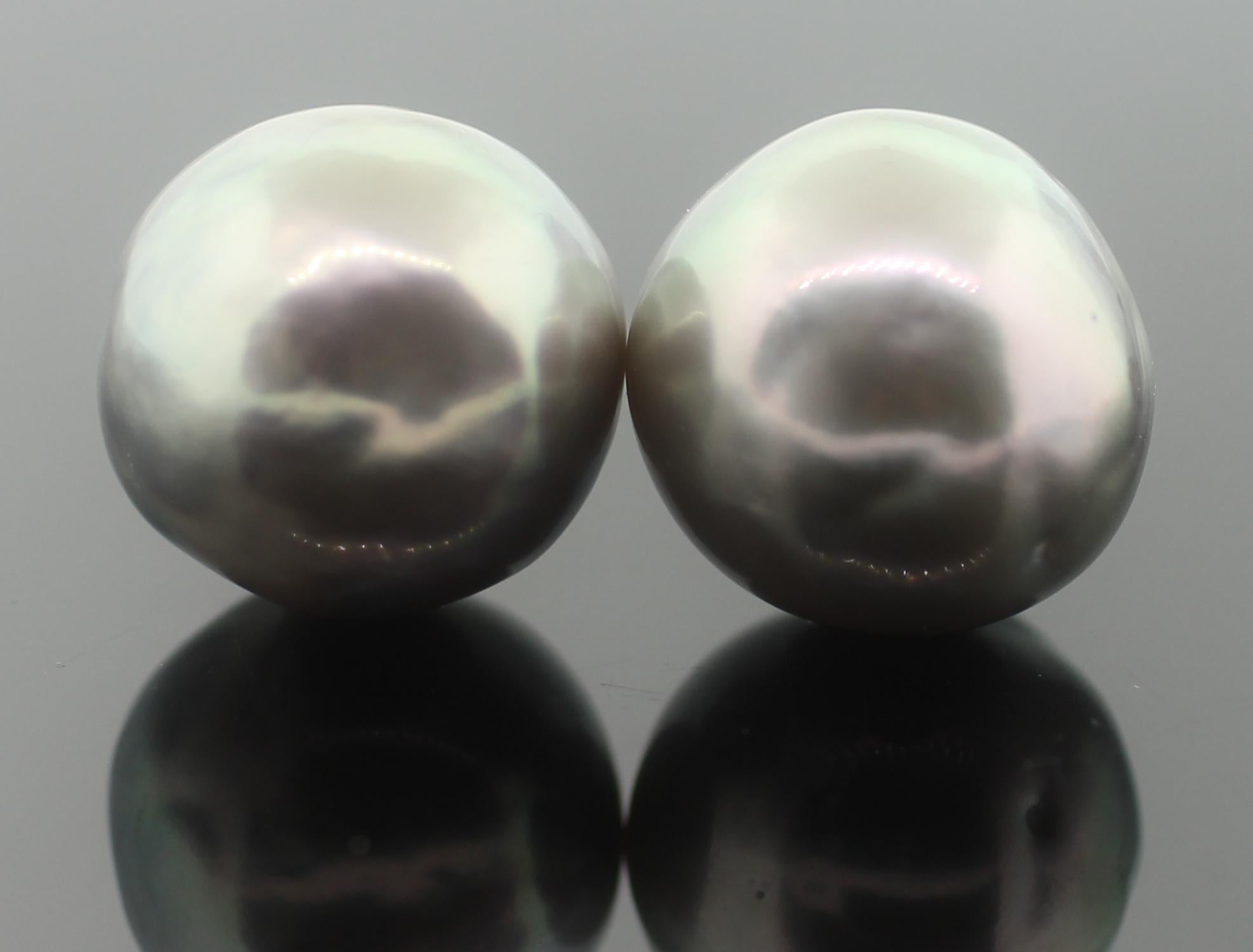 Women's or Men's Hakimoto Pair of 18 mm Round Silver Tahiti Naget Baroque Pearl For Sale