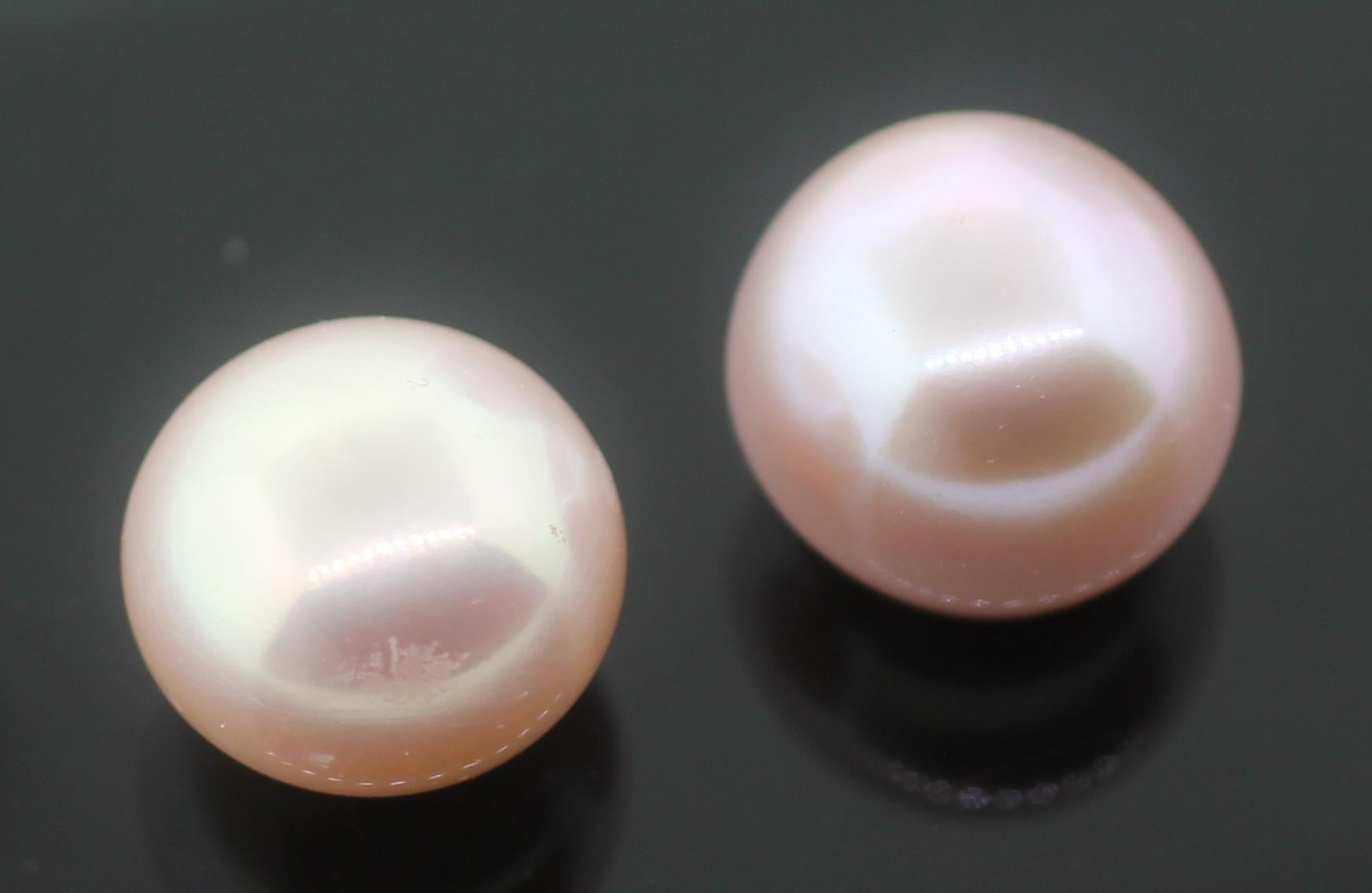 Modern Hakimoto Pair of 14 mm Pink Botton Shape Cultured Pearls For Sale