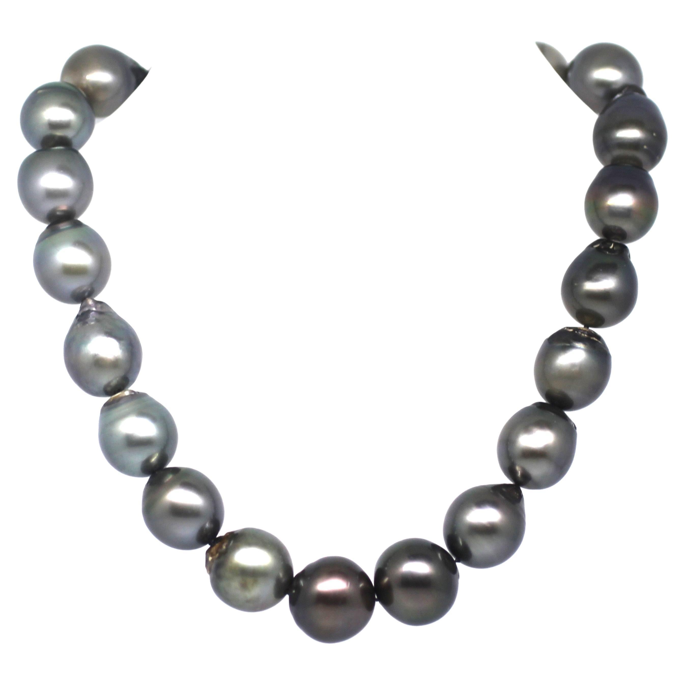 Hakimoto 17x15 mm Tahitian Baroque Pearl Necklace 18K Diamond White Gold Clasp For Sale 3