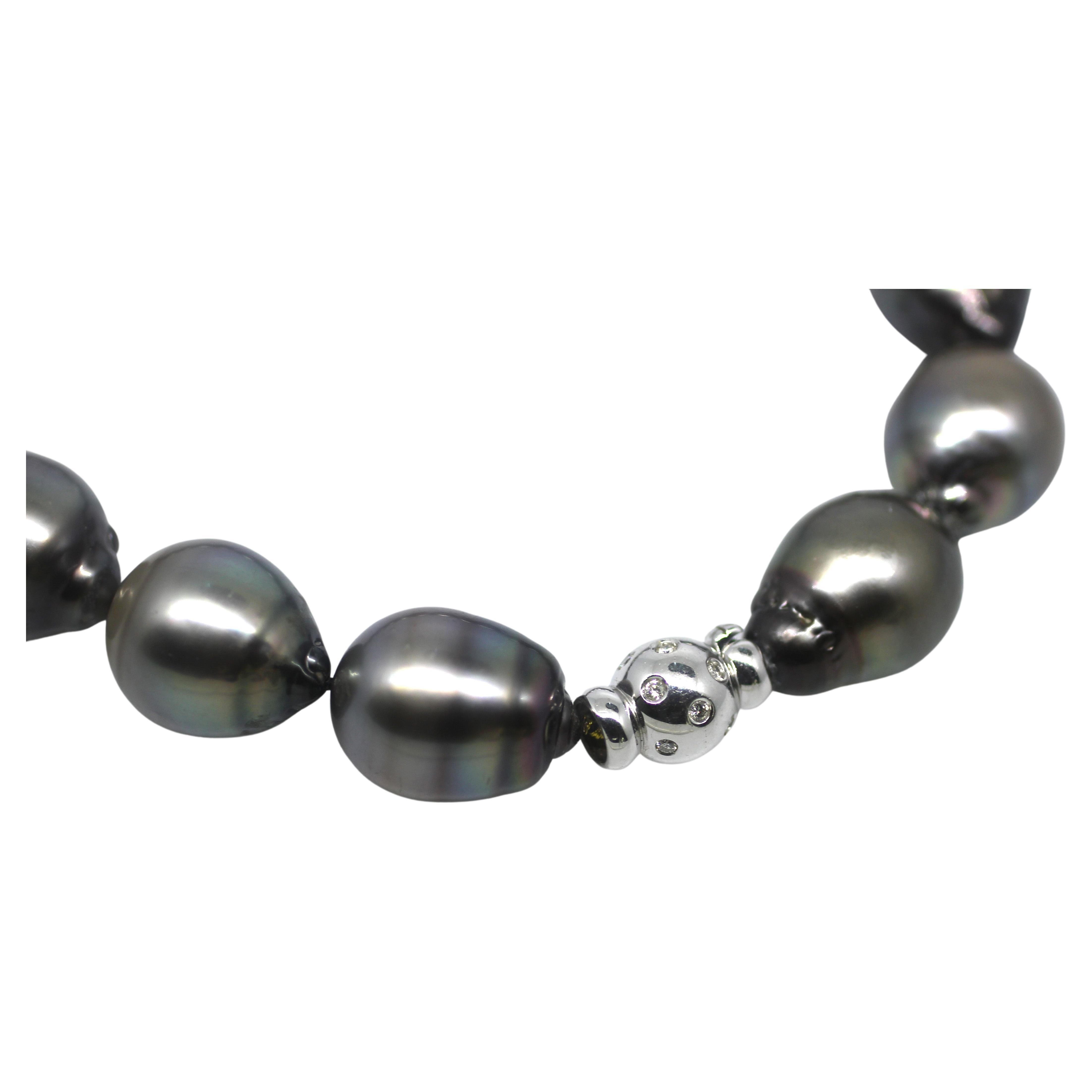 Hakimoto 17x15 mm Tahitian Baroque Pearl Necklace 18K Diamond White Gold Clasp For Sale 4