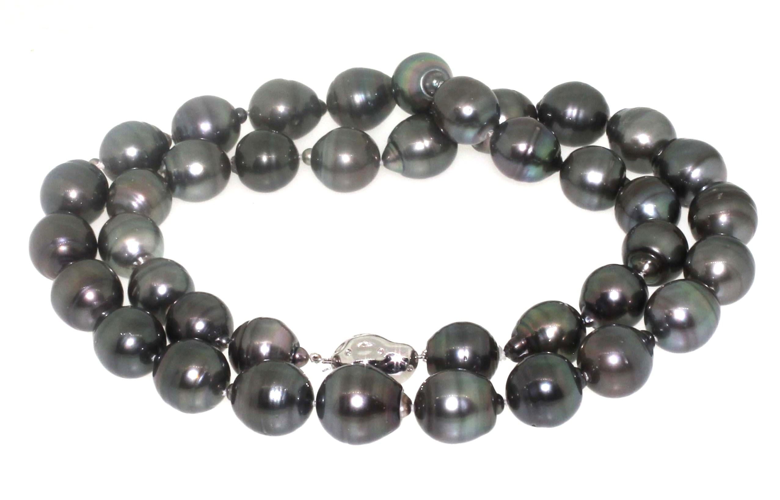 Hakimoto 39 Tahitian 17.5x15 mm Baroque Pearl Necklace 18K Diamond Clasp 30"long For Sale