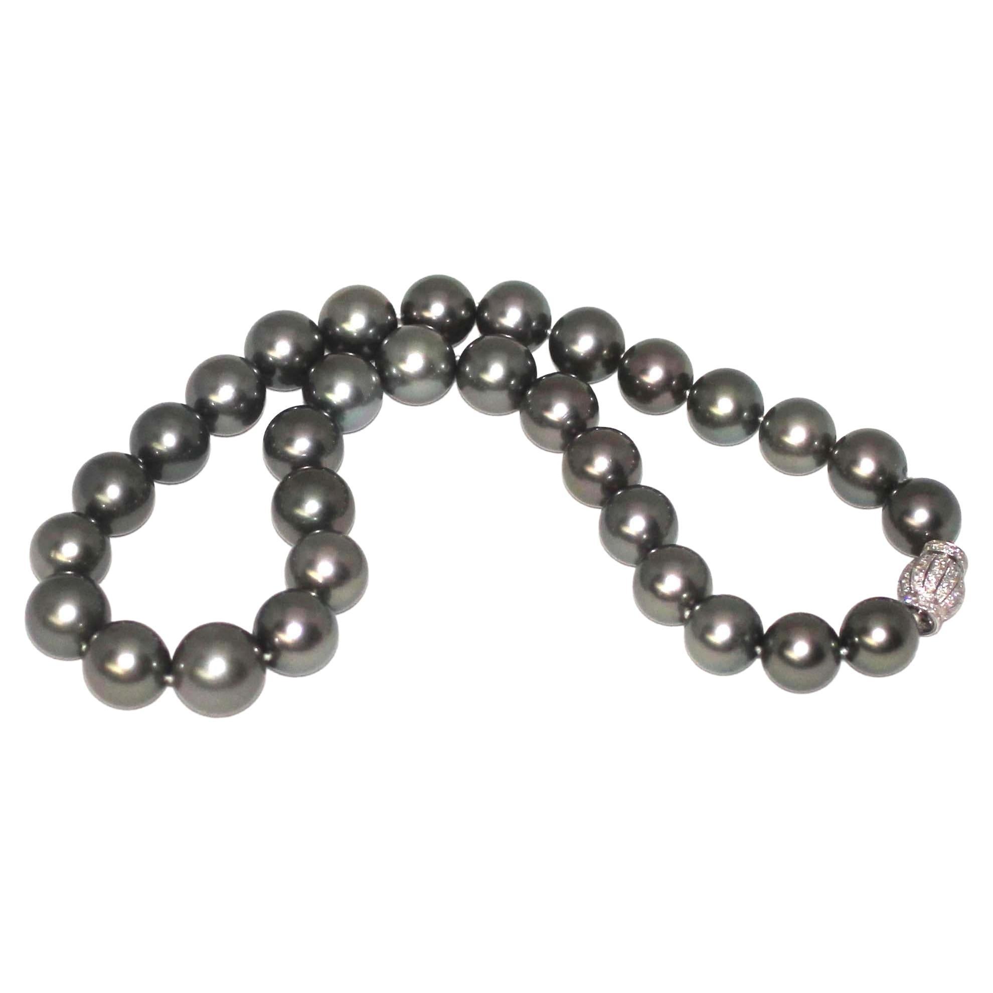 Bead Hakimoto 14.4x12 mm Tahitian South Sea Pearl Necklace with 18K Diamond Clasp For Sale