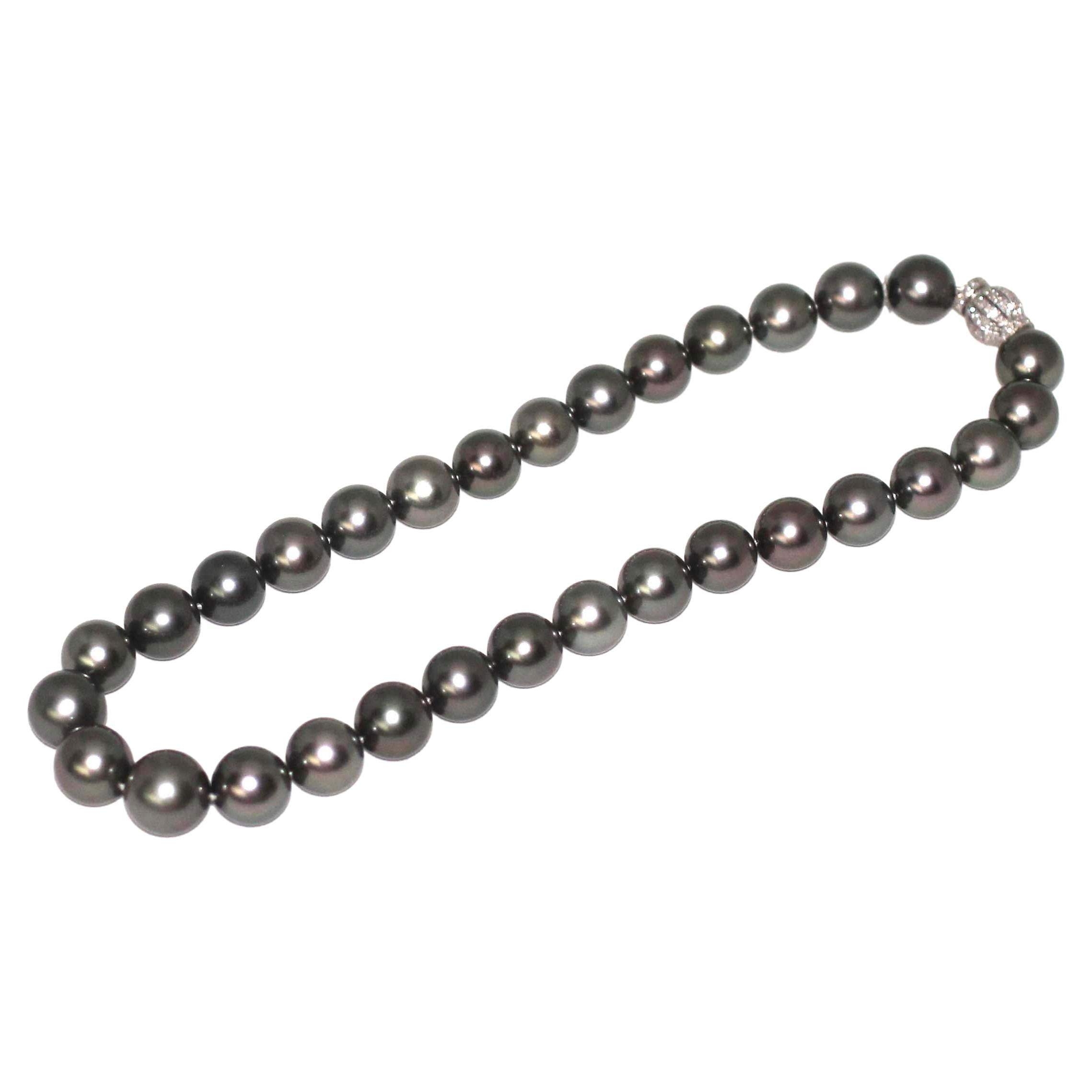 Hakimoto 14.4x12 mm Tahitian South Sea Pearl Necklace with 18K Diamond Clasp For Sale