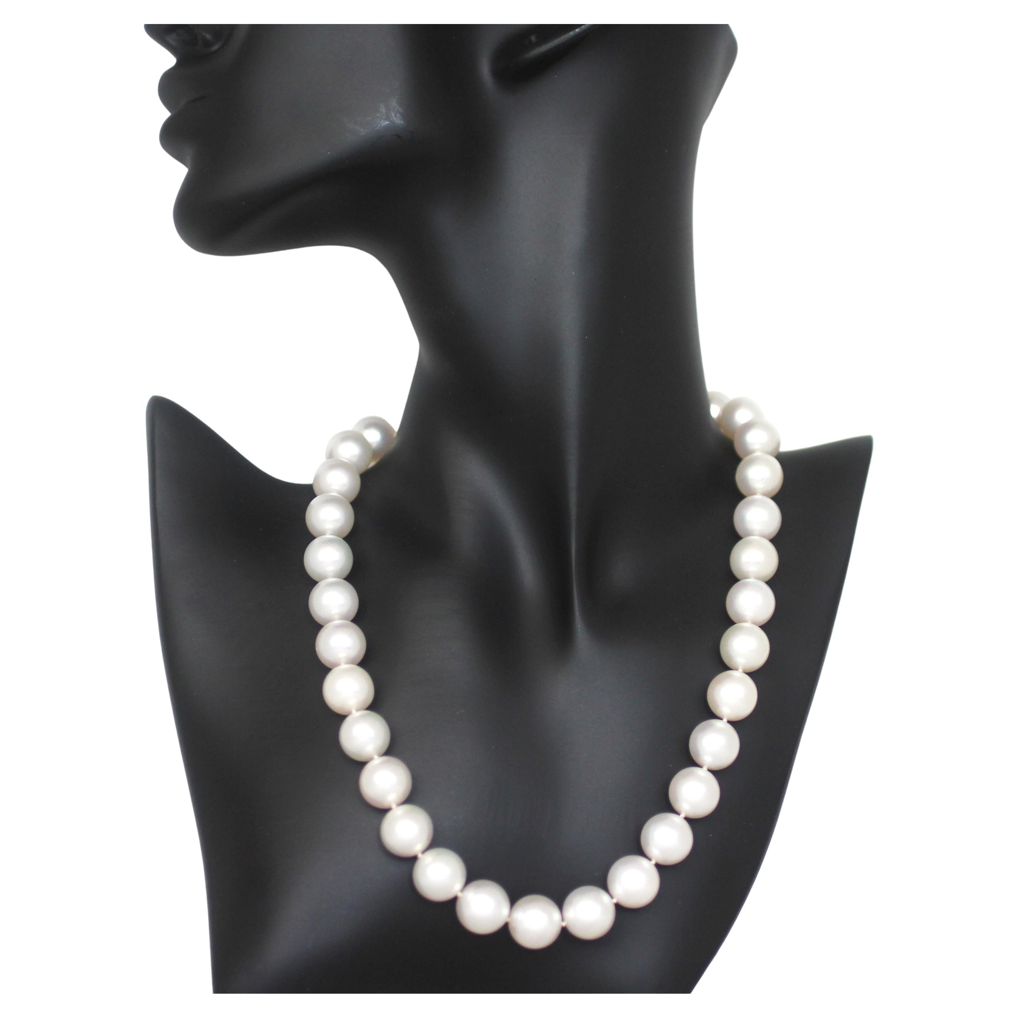 Hakimoto 13x12 mm White South Sea Pearl Necklace 18K Full Diamond Clasp In New Condition For Sale In New York, NY