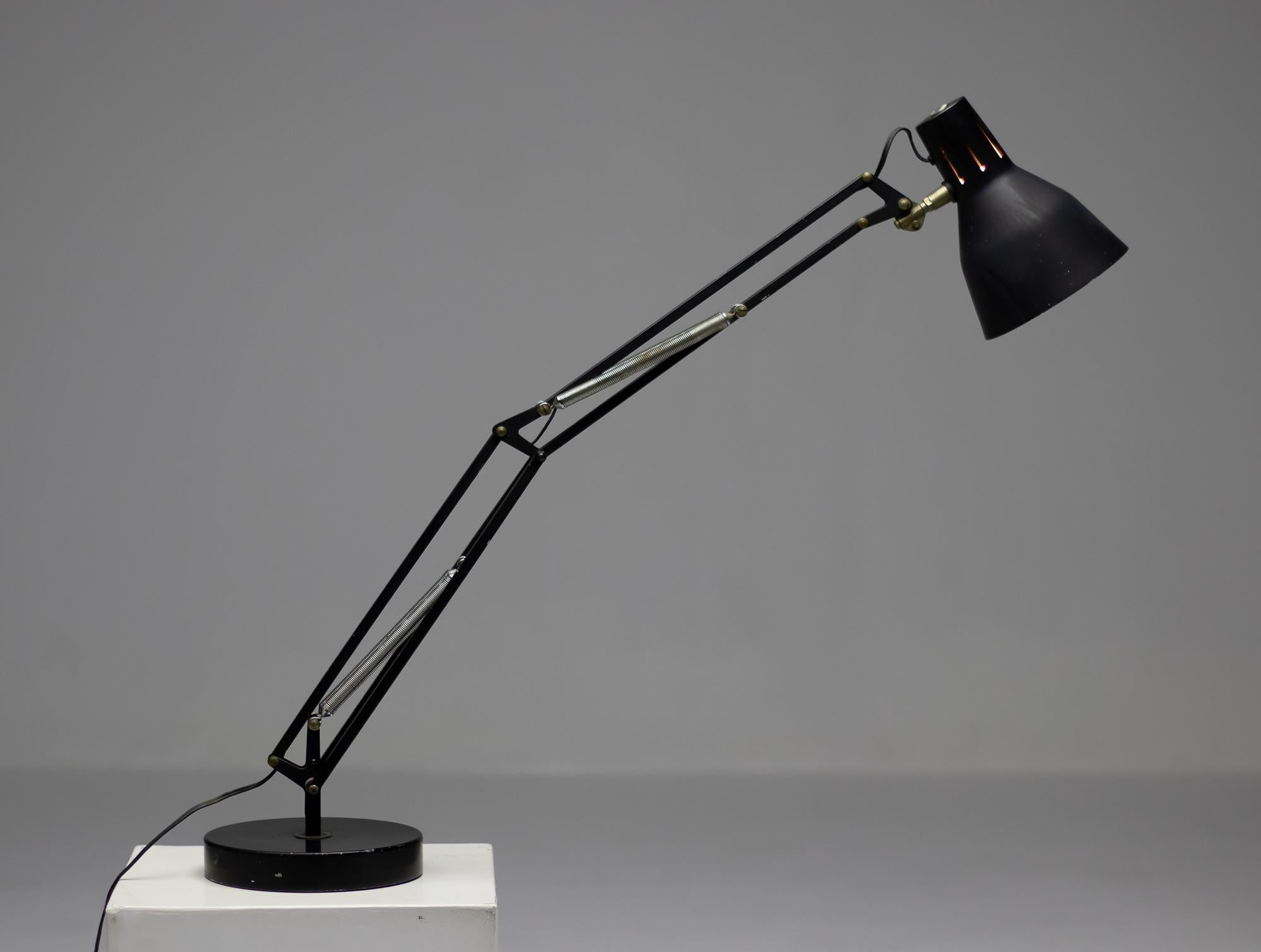 Enameled Hala Desk Lamp