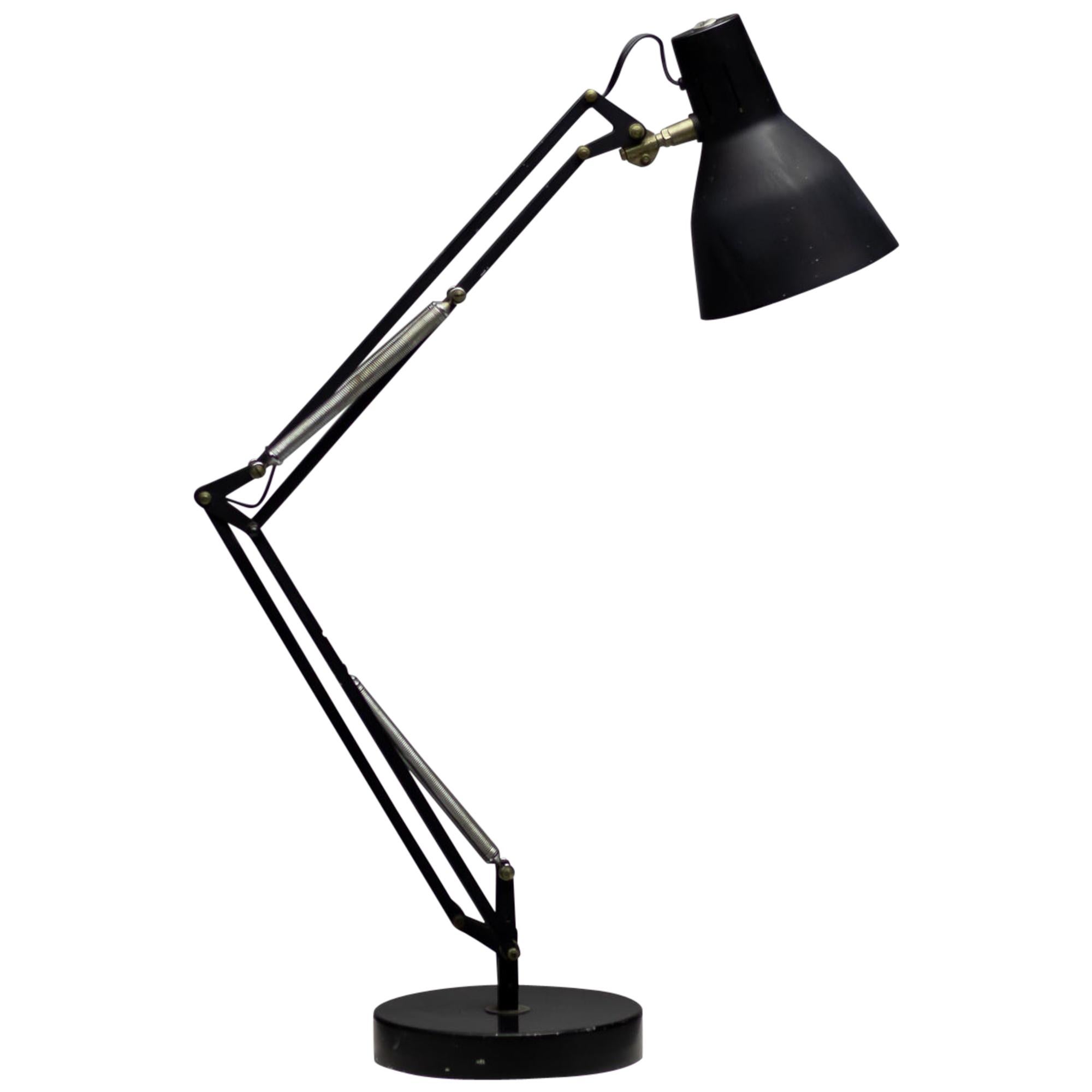 Hala Desk Lamp