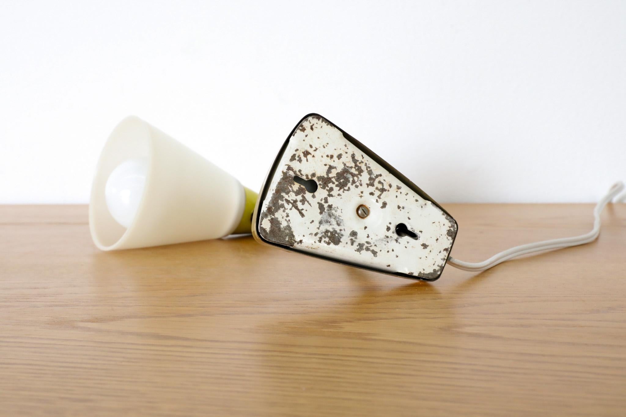 Petite lampe de table ou applique murale de style Hala à col de cygne en métal émaillé jaune en vente 6