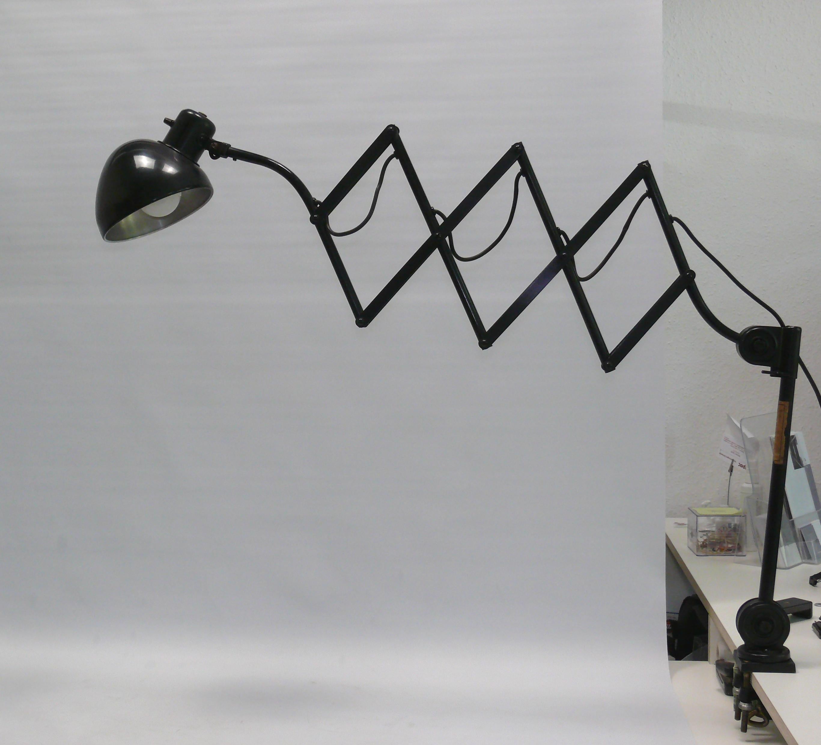 Bauhaus Hala table lamp, scissor lamp, Netherlands 1930 For Sale