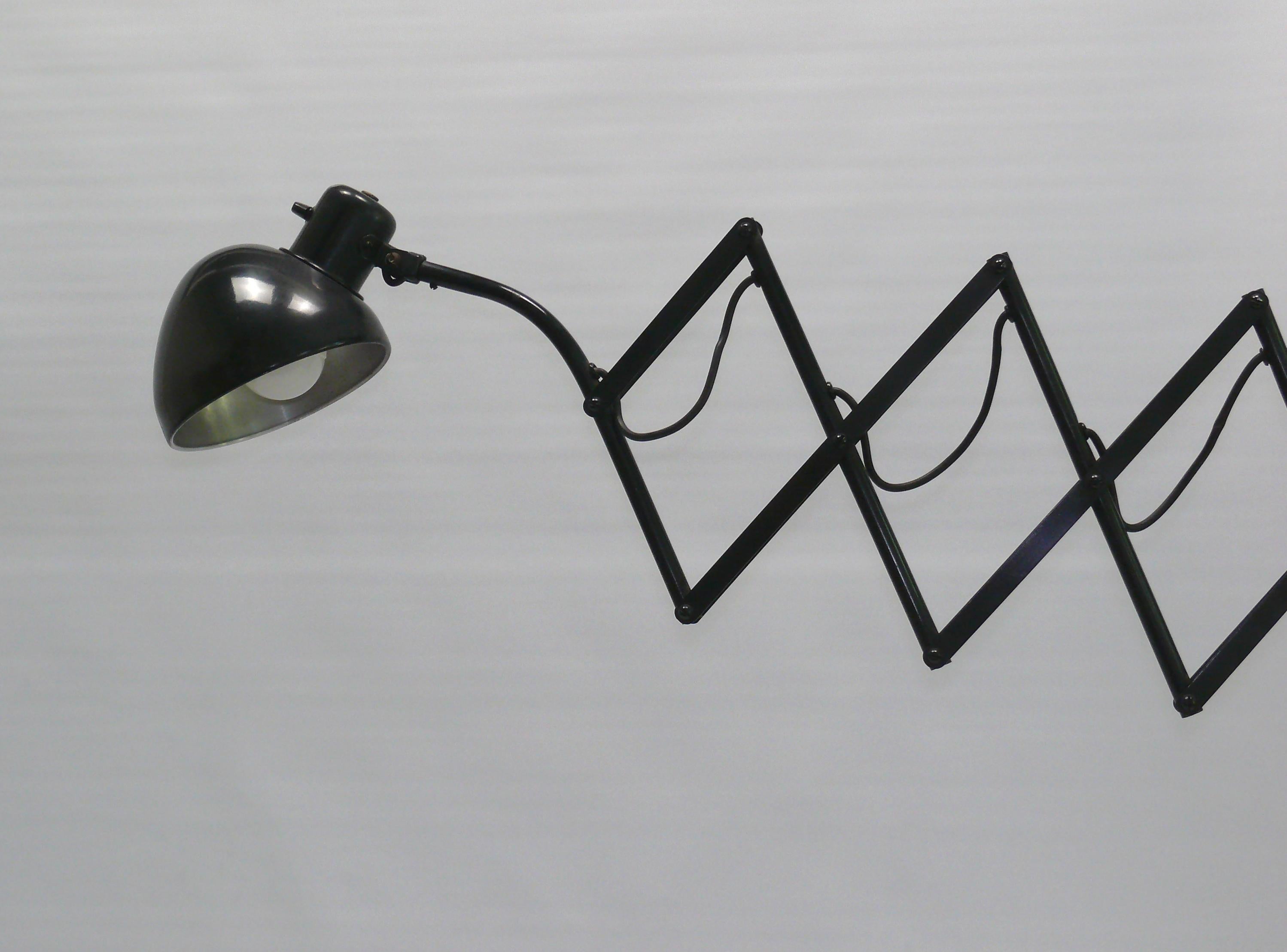 Hala table lamp, scissor lamp, Netherlands 1930 In Good Condition For Sale In Schwerin, MV
