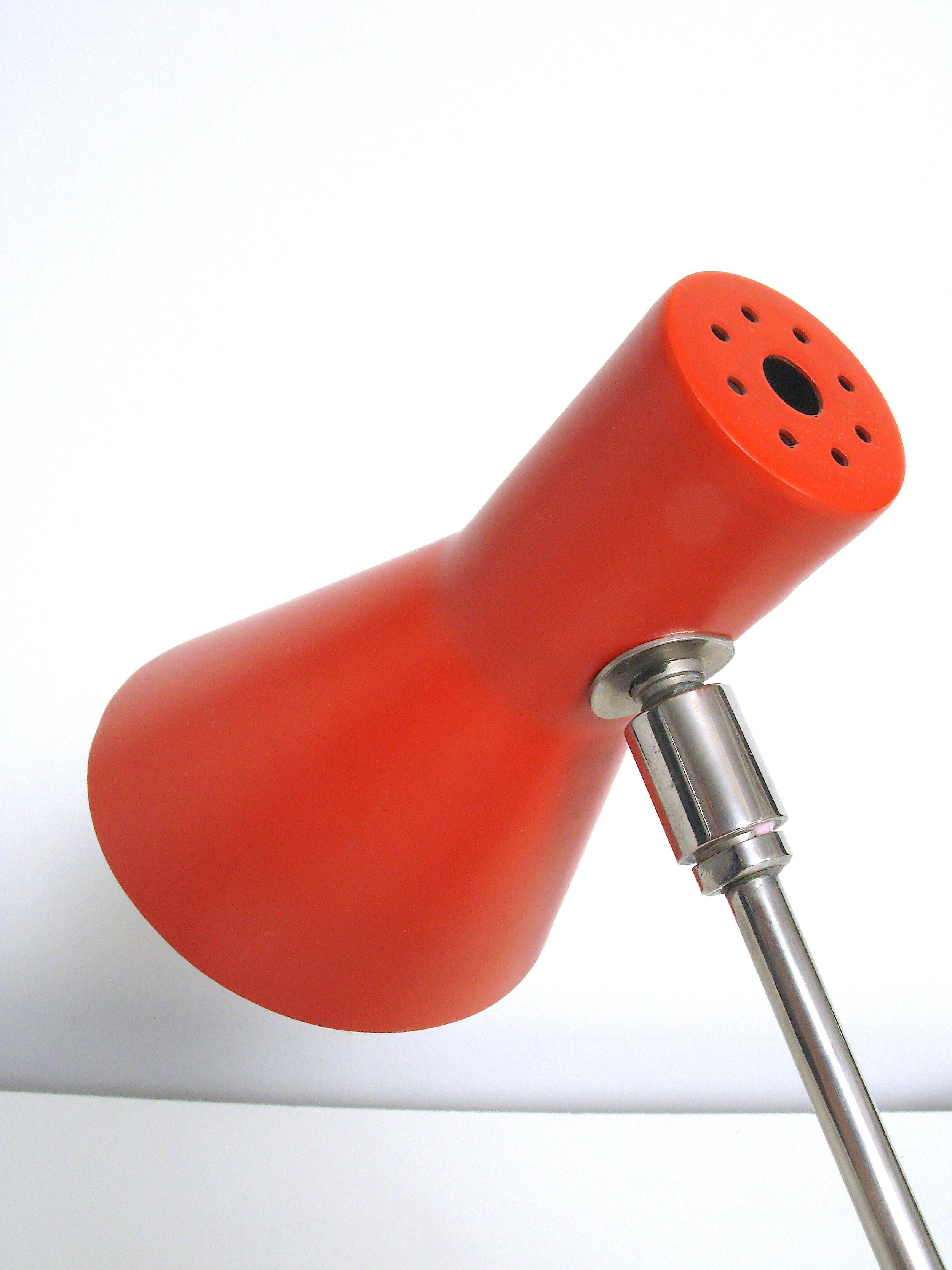 Hala Zeist Desk Lamp In Good Condition For Sale In Montréal, QC