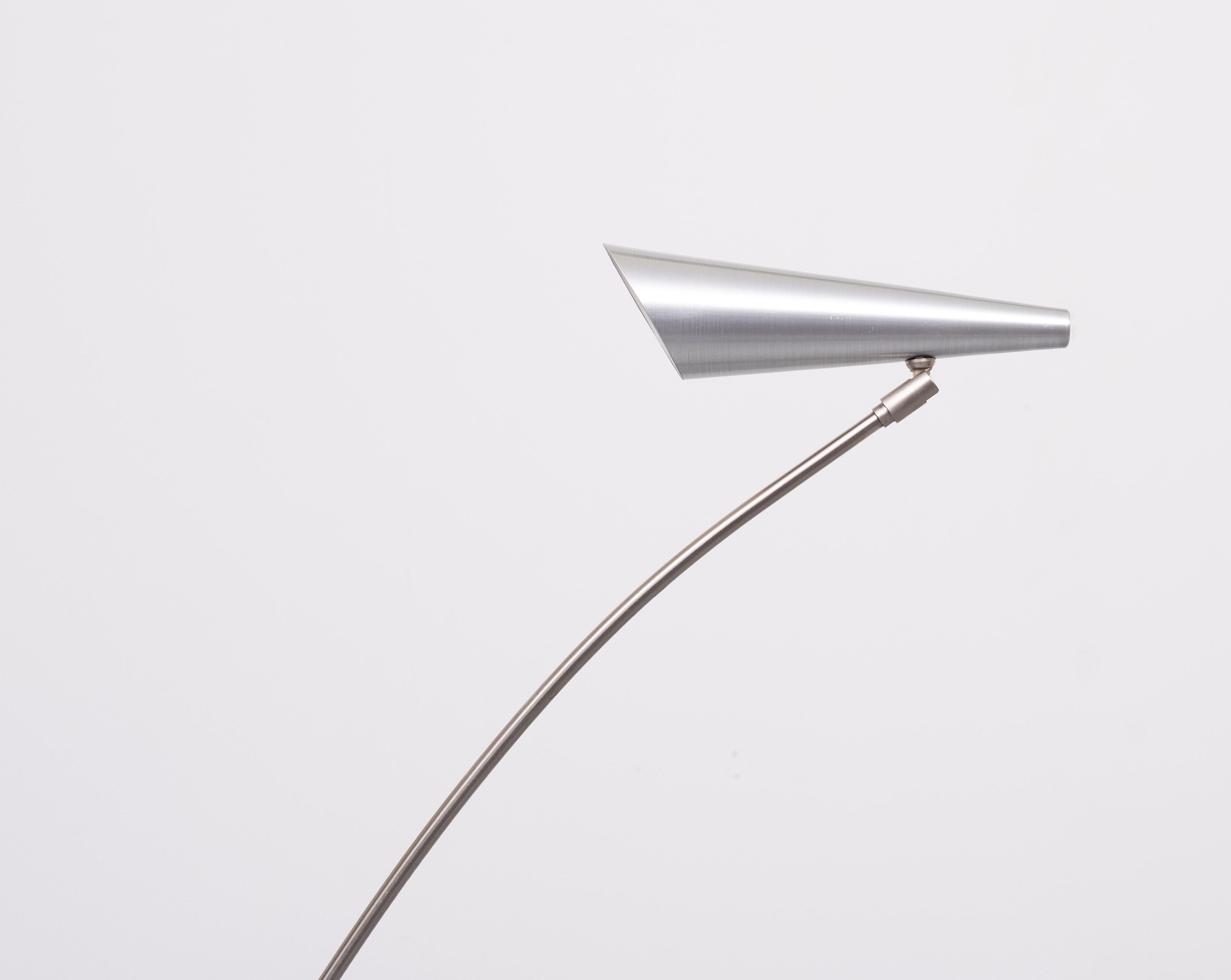 Hala Zeist Lampadaire halogène en forme d'arche  Hollande des années 1980 Bon état - En vente à Den Haag, NL