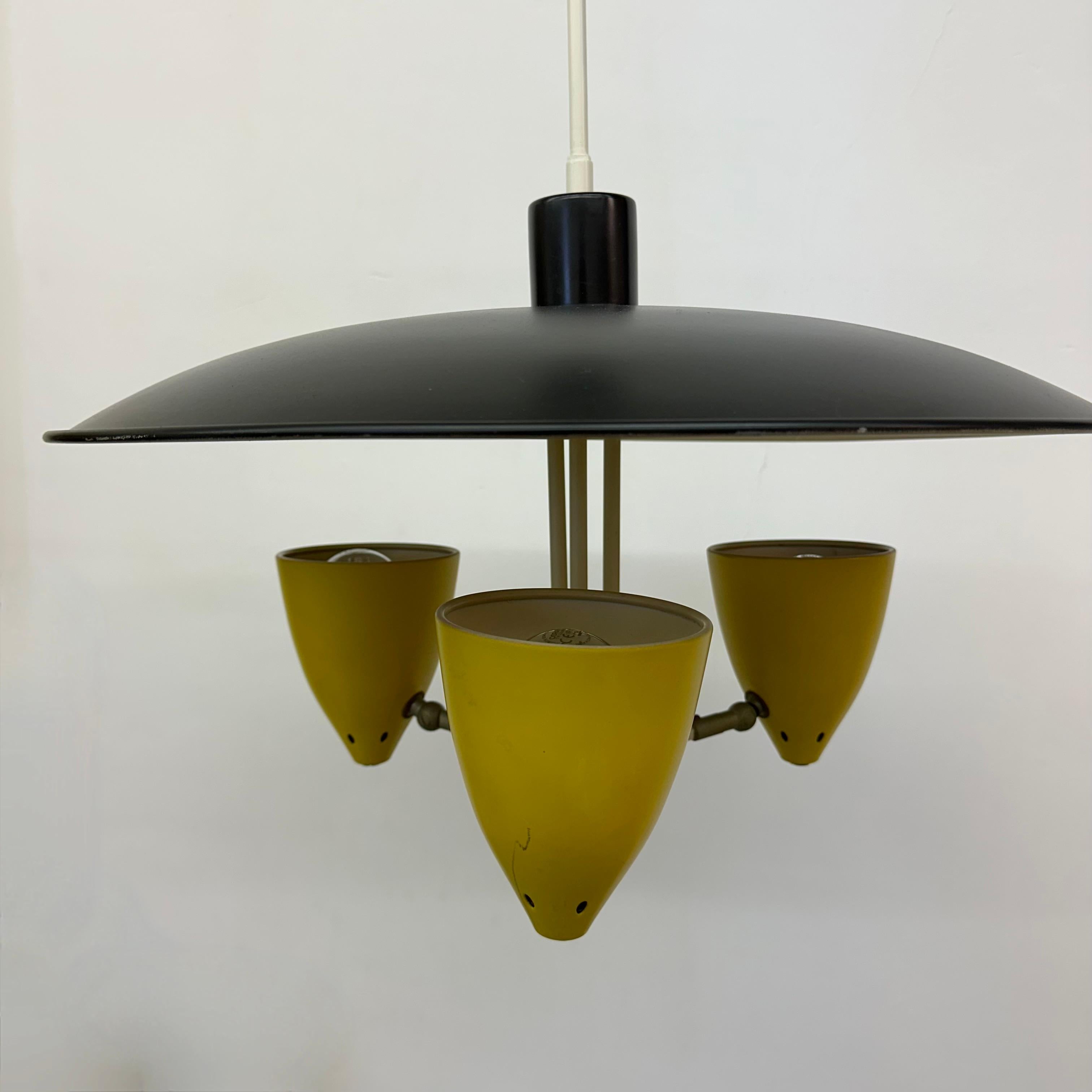 Lampada a sospensione Hala Zeist J.H. Ciondolo Busquet , anni '50 in vendita 11