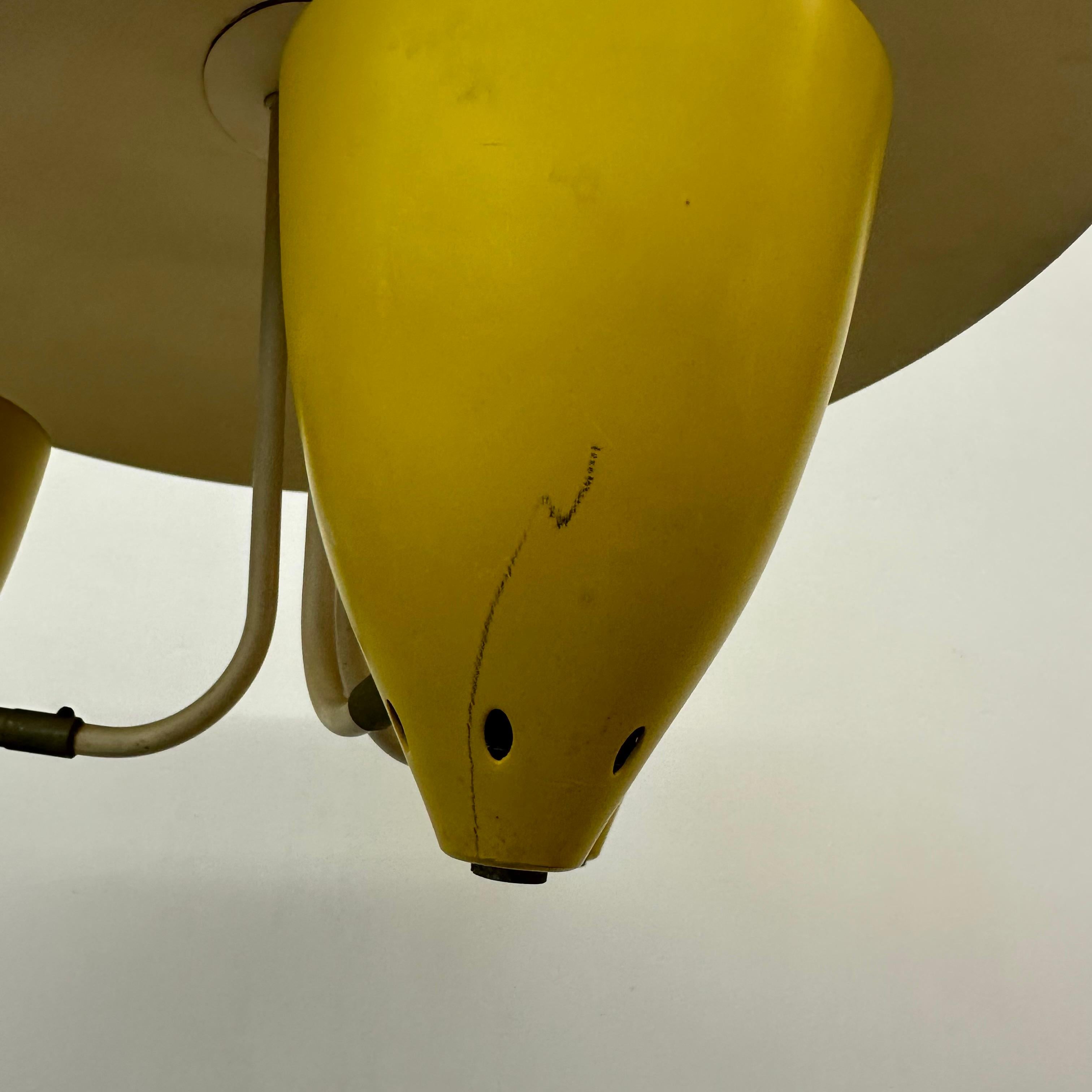 Mid-Century moderno Lampada a sospensione Hala Zeist J.H. Ciondolo Busquet , anni '50 in vendita