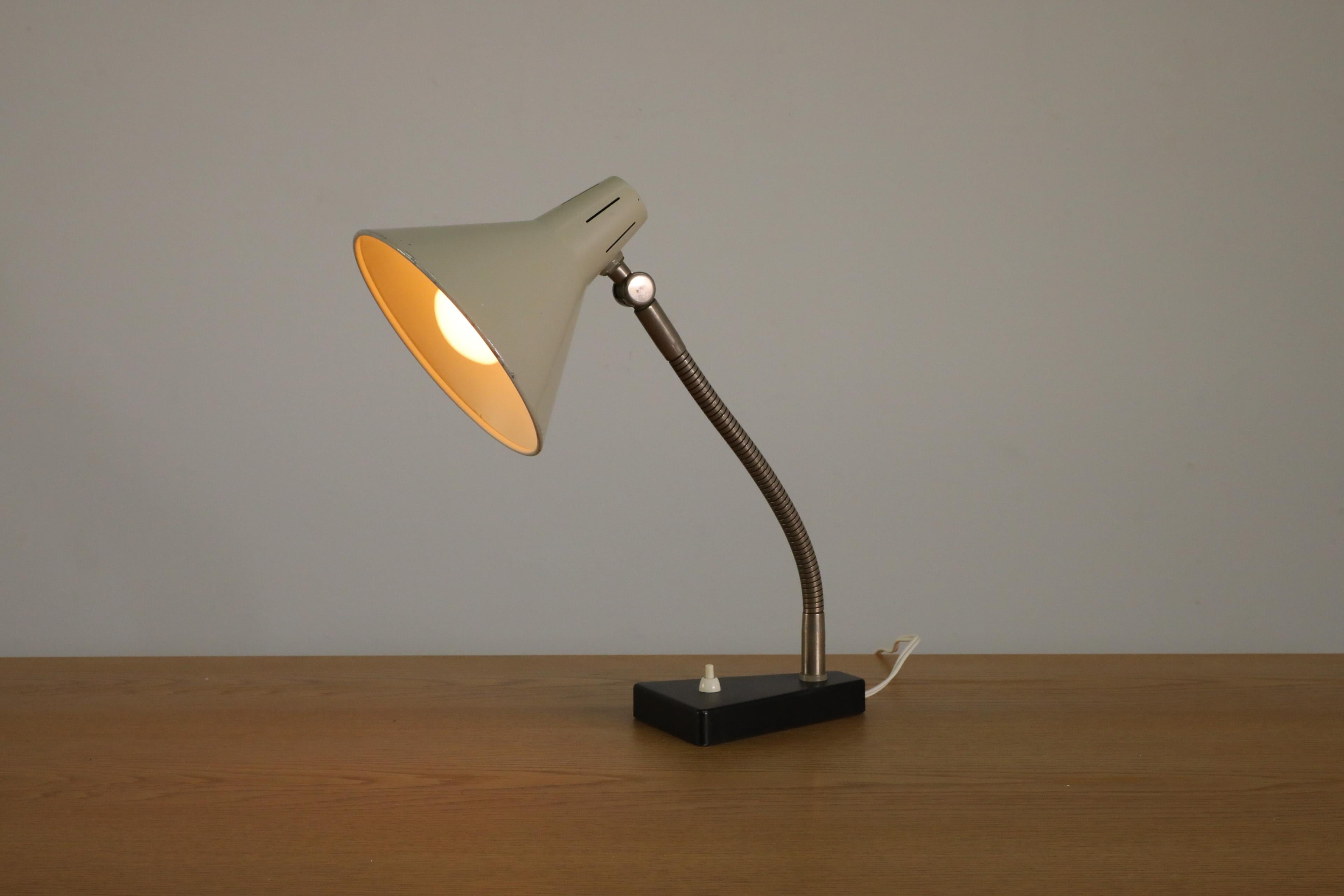 Mid-Century Modern Hala Zeist Lampe à poser industrielle à col de cygne en vente