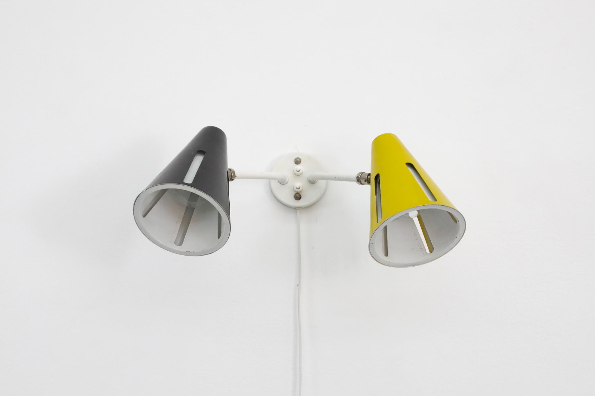 Hala Zeist 'Sun Series' Schwarze und gelbe Doppel-Wandleuchte von H. Busquet im Angebot 2