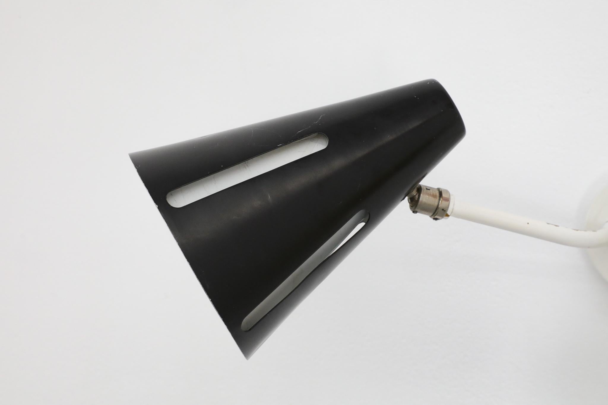 Hala Zeist 'Sun Series' Schwarze und gelbe Doppel-Wandleuchte von H. Busquet im Angebot 3
