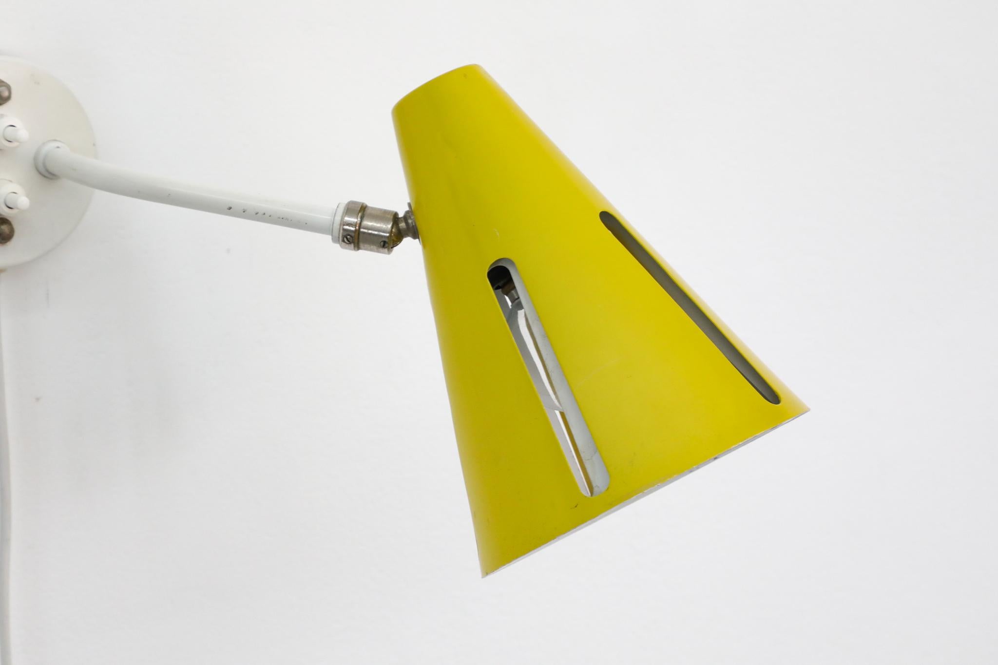 Hala Zeist 'Sun Series' Schwarze und gelbe Doppel-Wandleuchte von H. Busquet im Angebot 4