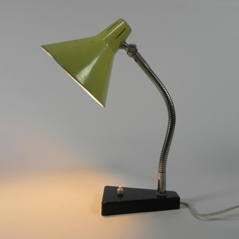 Hala 'Zonneserie' bureaulamp van H. Busquet, jaren 60 In Fair Condition For Sale In EINDHOVEN, NL