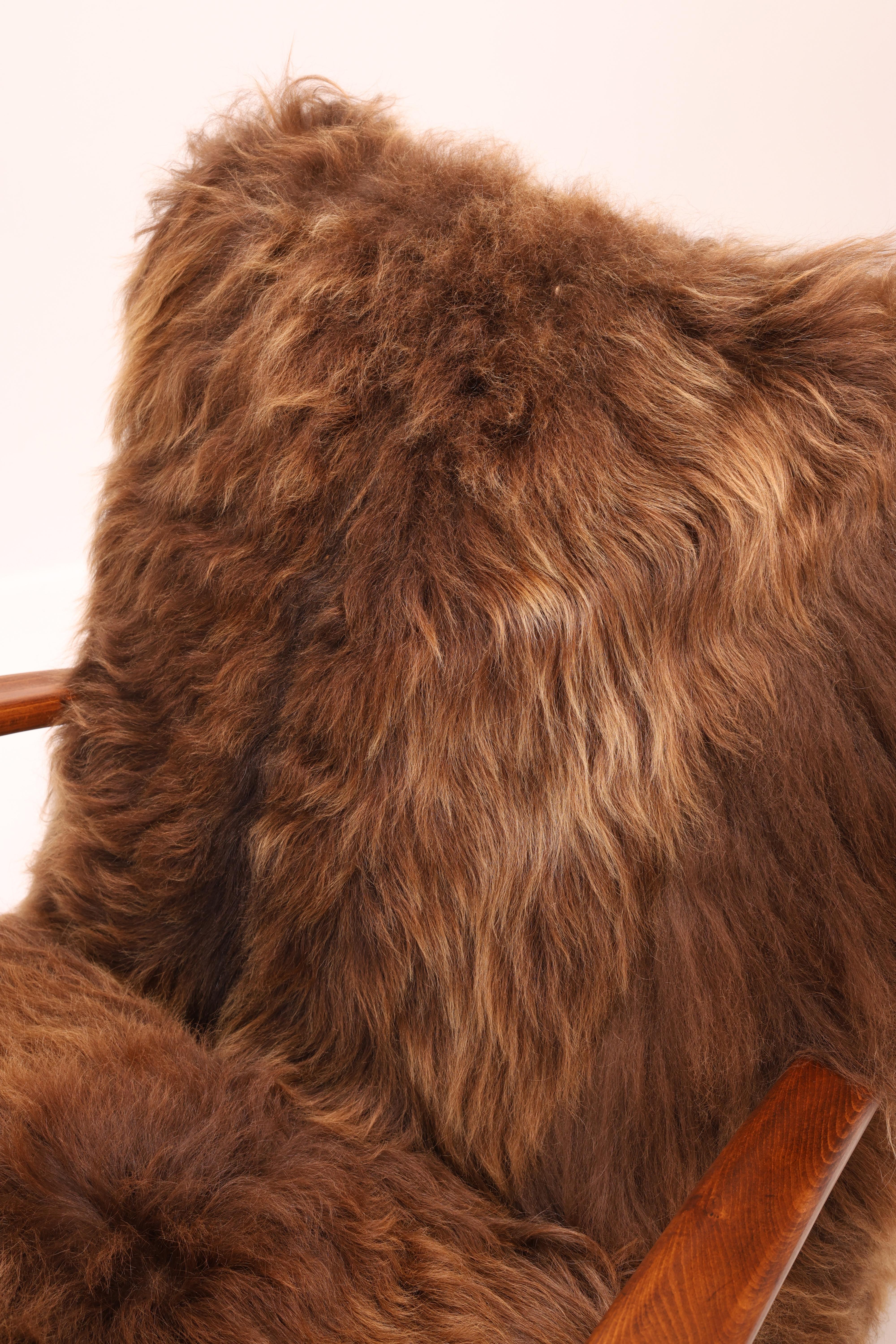 20ième siècle Halabala Model H-269 Armchair, c.1930s in Icelandic Sheep Wool (fauteuil en laine de mouton islandaise). en vente