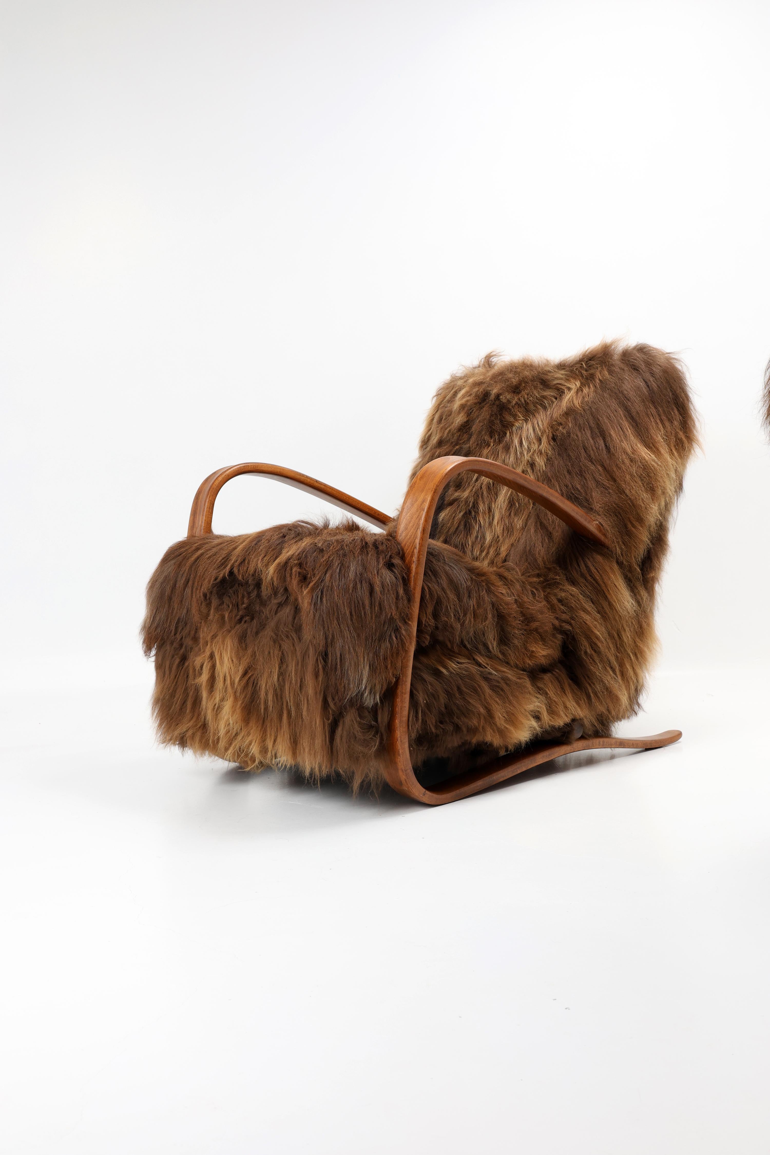 Halabala Model H-269 Armchair, c.1930s in Icelandic Sheep Wool (fauteuil en laine de mouton islandaise). en vente 1