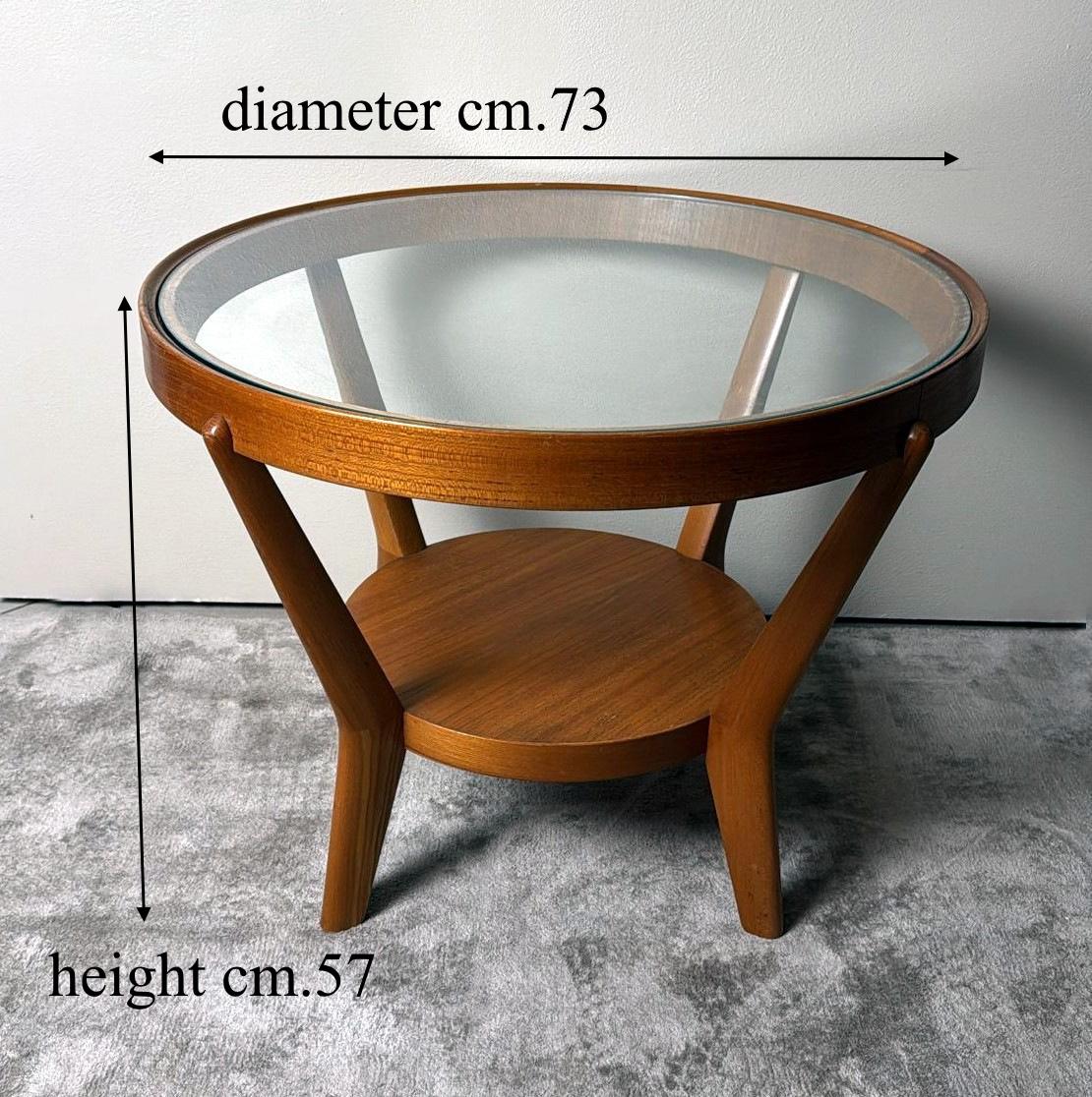 Table basse tchécoslovaque ronde en bois et verre de style Halabala en vente 11