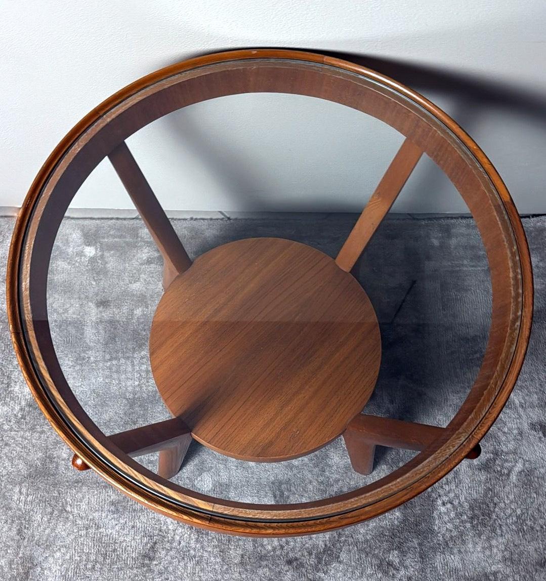 Table basse tchécoslovaque ronde en bois et verre de style Halabala Bon état - En vente à Prato, Tuscany