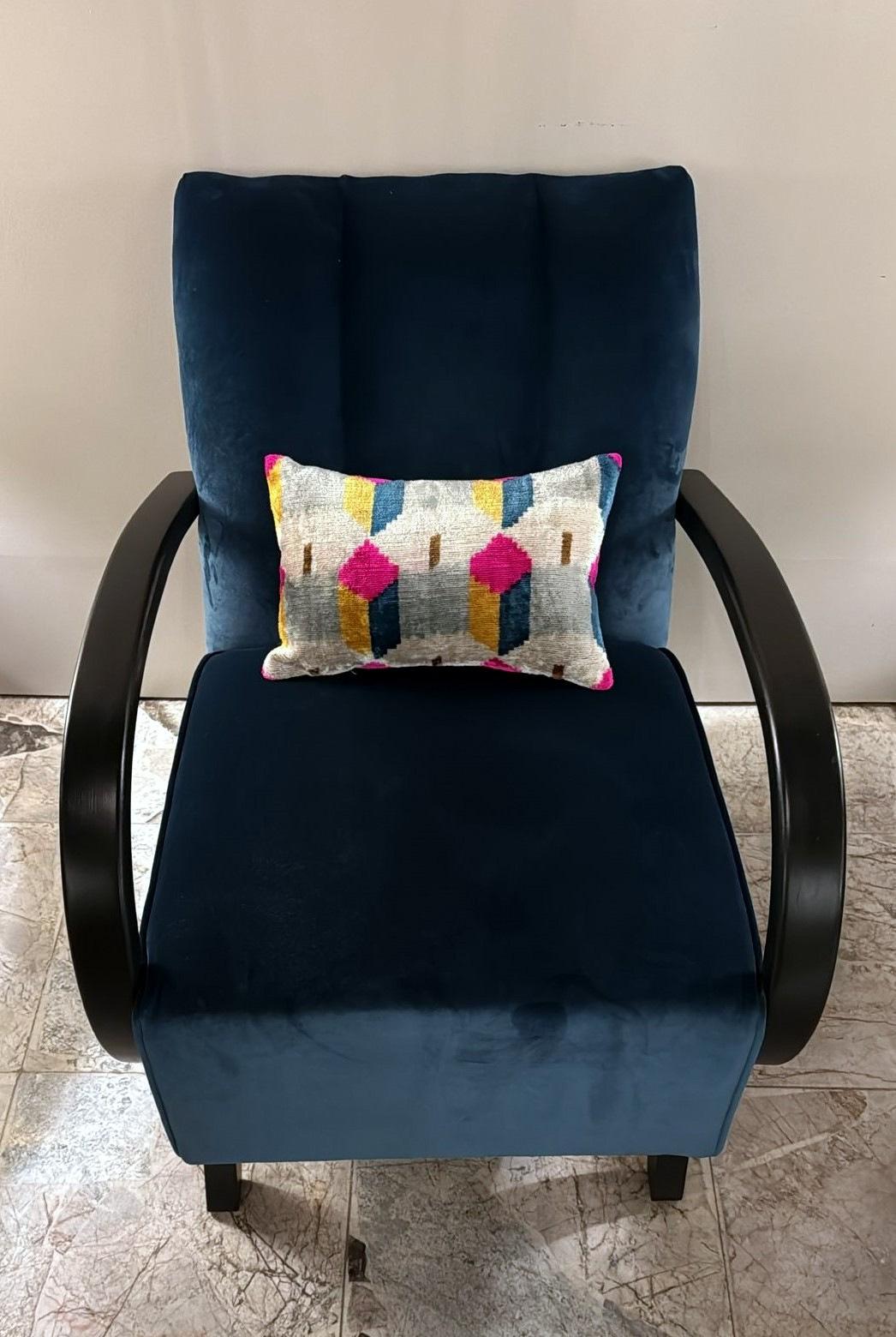 Sillón de terciopelo Art Decó checoslovaco estilo Halabala en venta 7