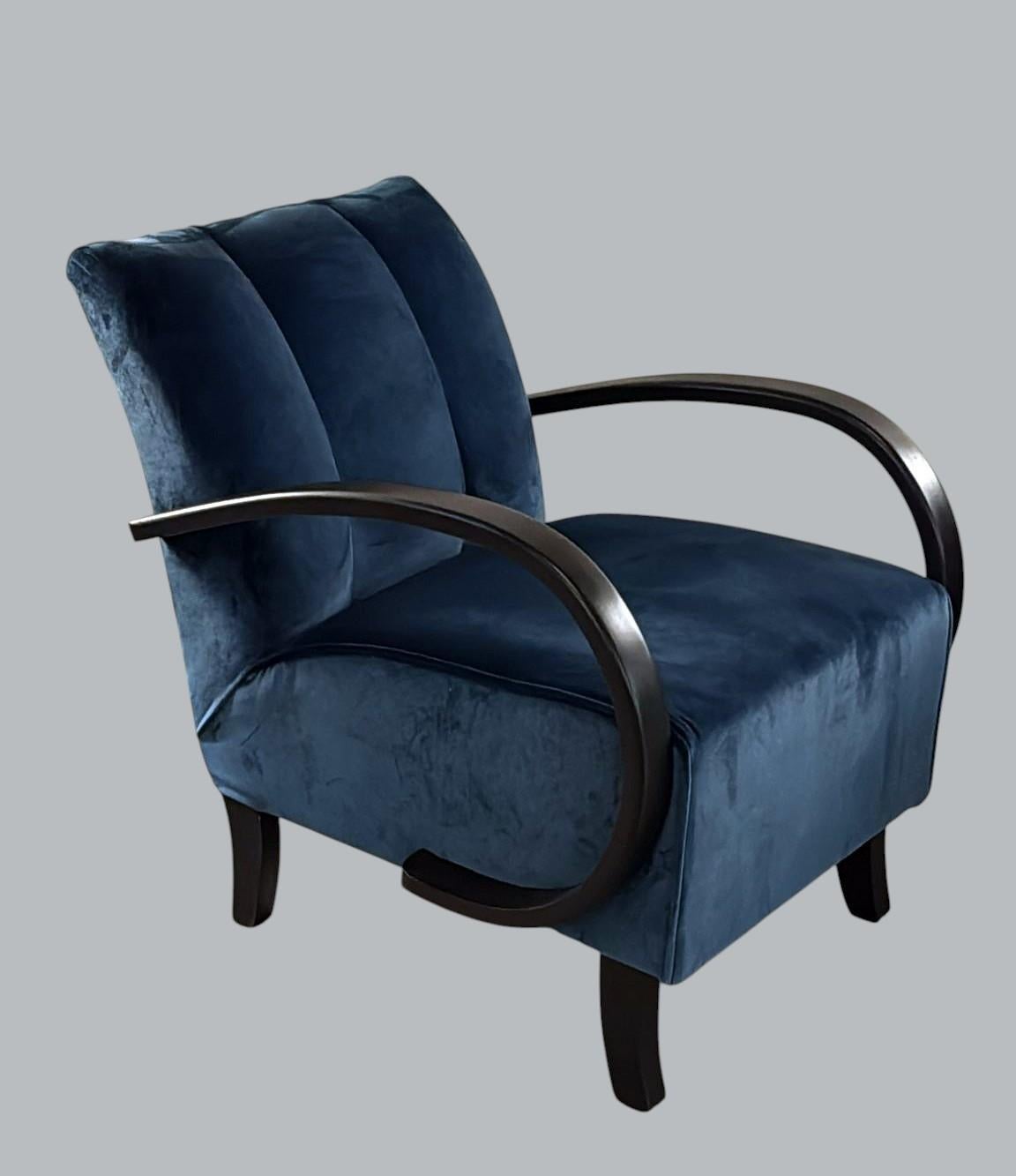Sillón de terciopelo Art Decó checoslovaco estilo Halabala en Bueno estado para la venta en Prato, Tuscany