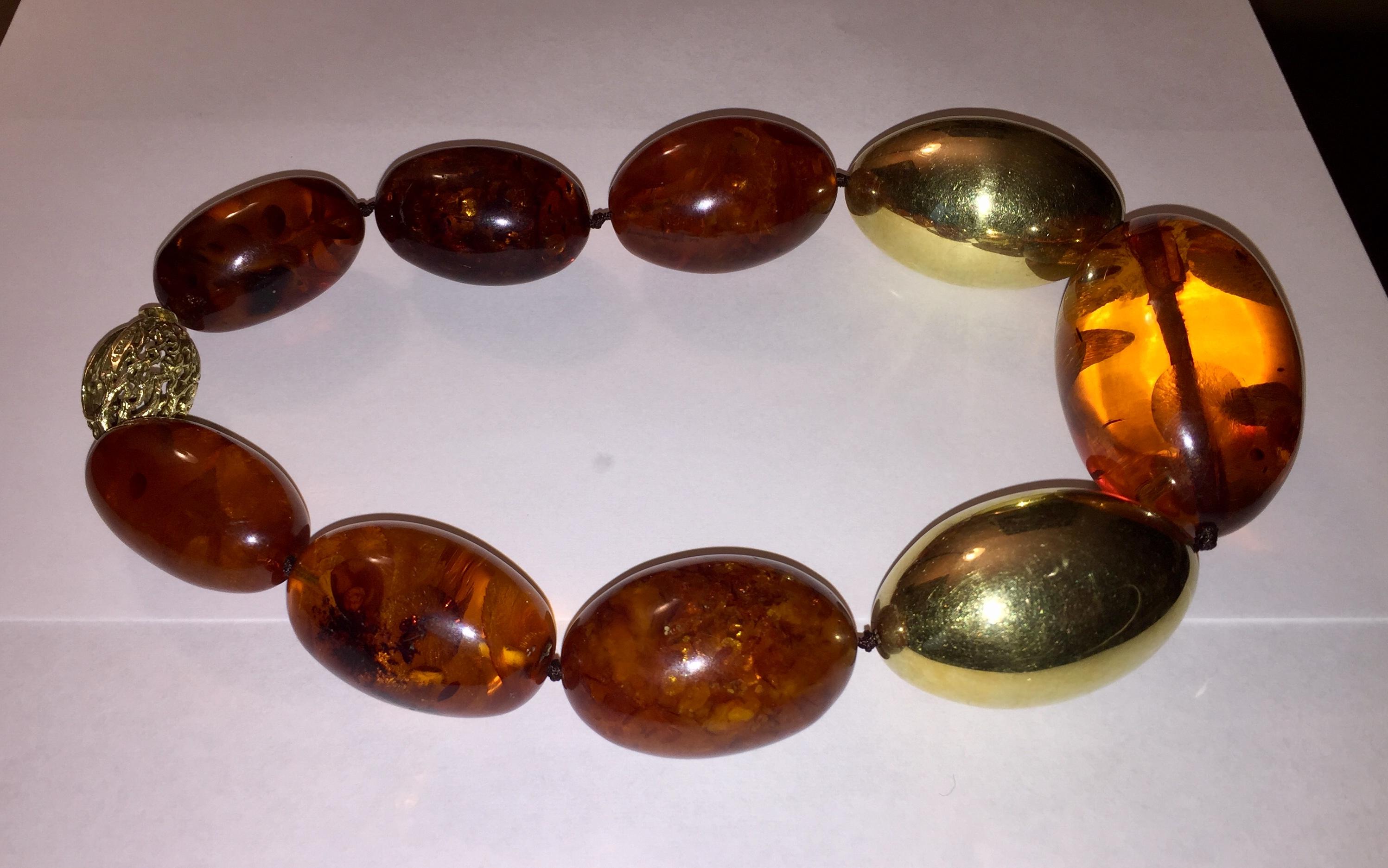 Halberstadt Willy Fagert 14 Karat Gold Orange Baltic Amber Oblong Bead Necklace In Good Condition For Sale In New York, NY
