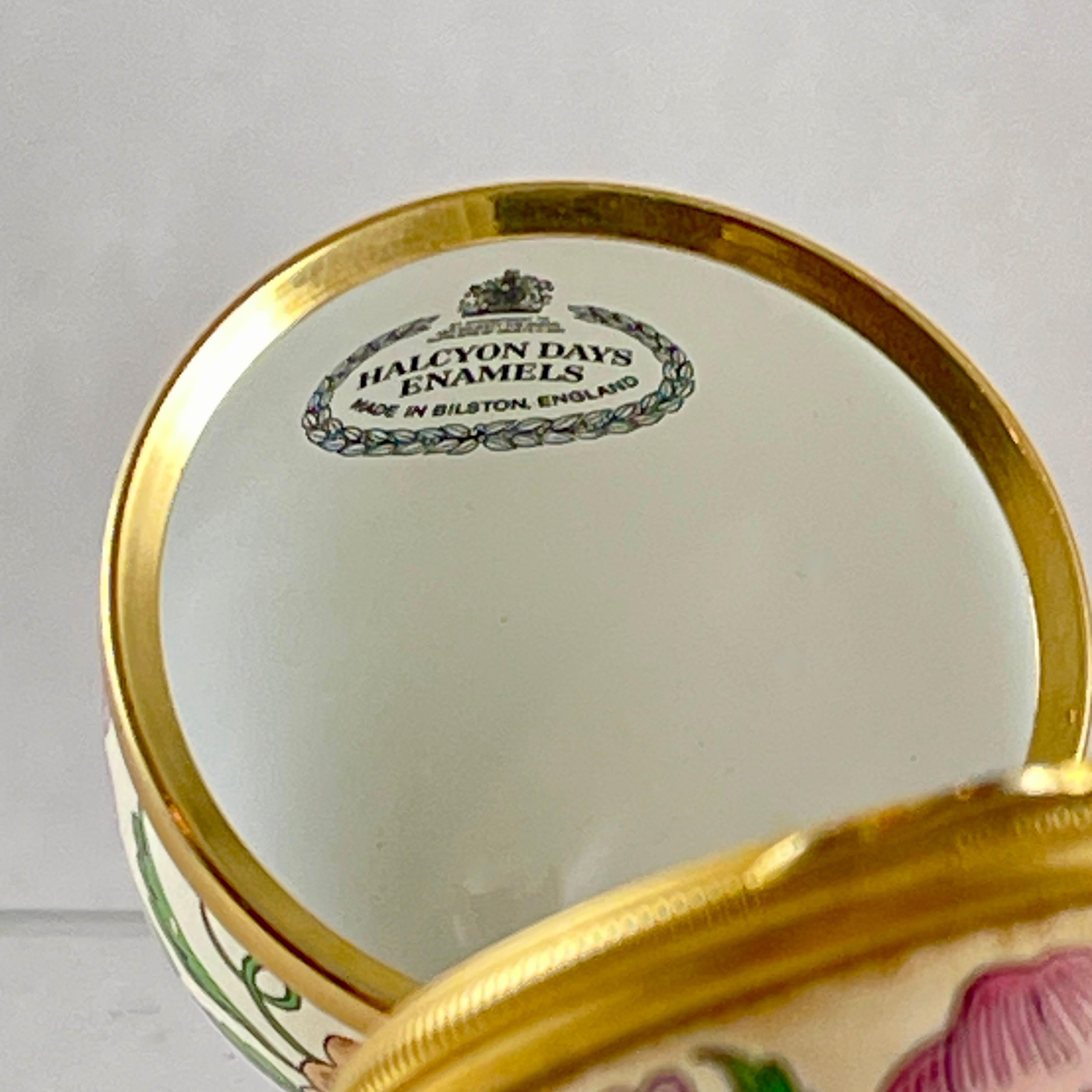 Caja de baratijas Halcyon Days English Bilston Esmalte Floral Huevo en venta 3