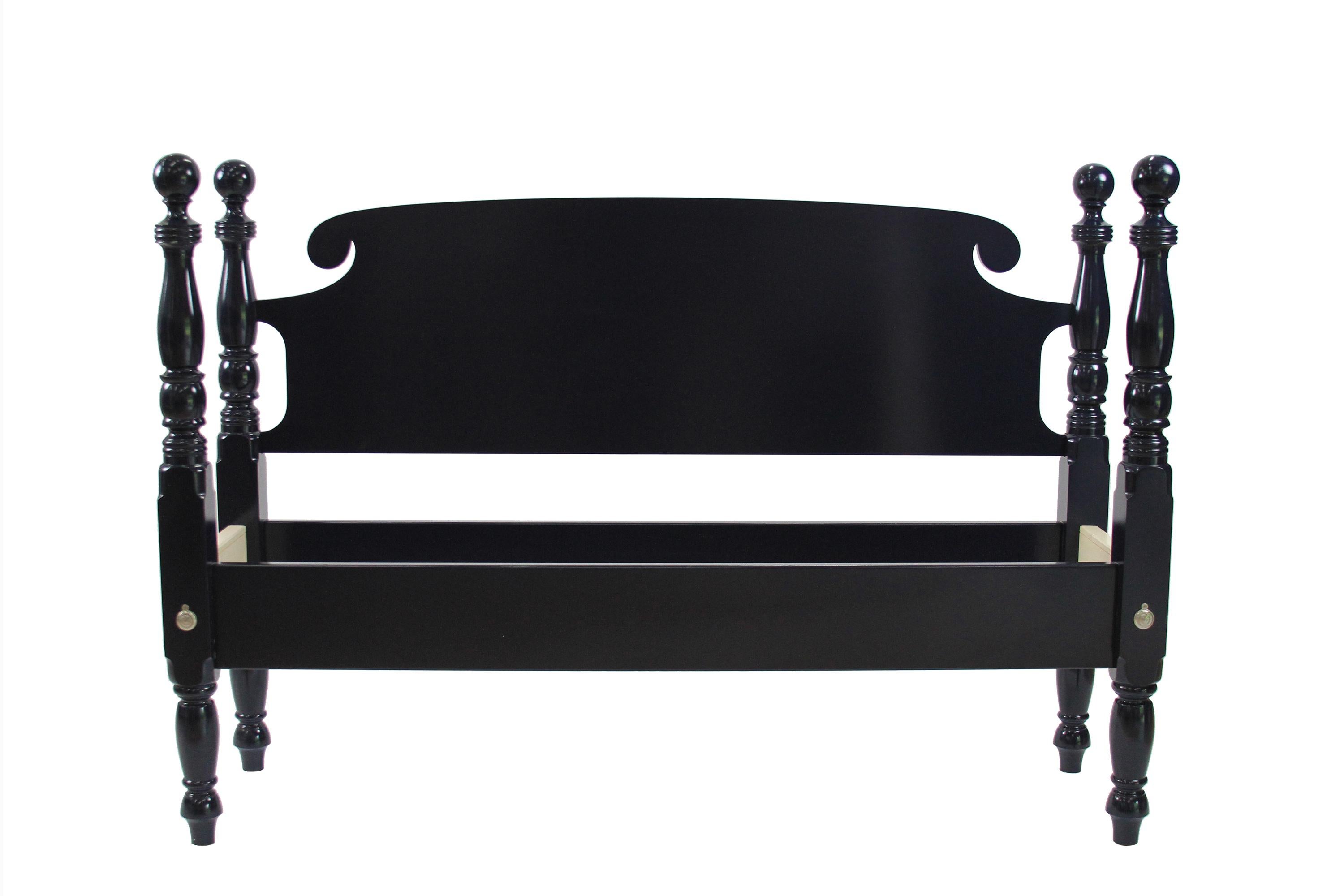 The Classic cannonball bed features the favorite round ball top bed posts with a merry cut-out flat headboard. This timeless Classic is perfect for guest rooms and children's rooms. Shown as a Queen it is available in all standard sizes as well as