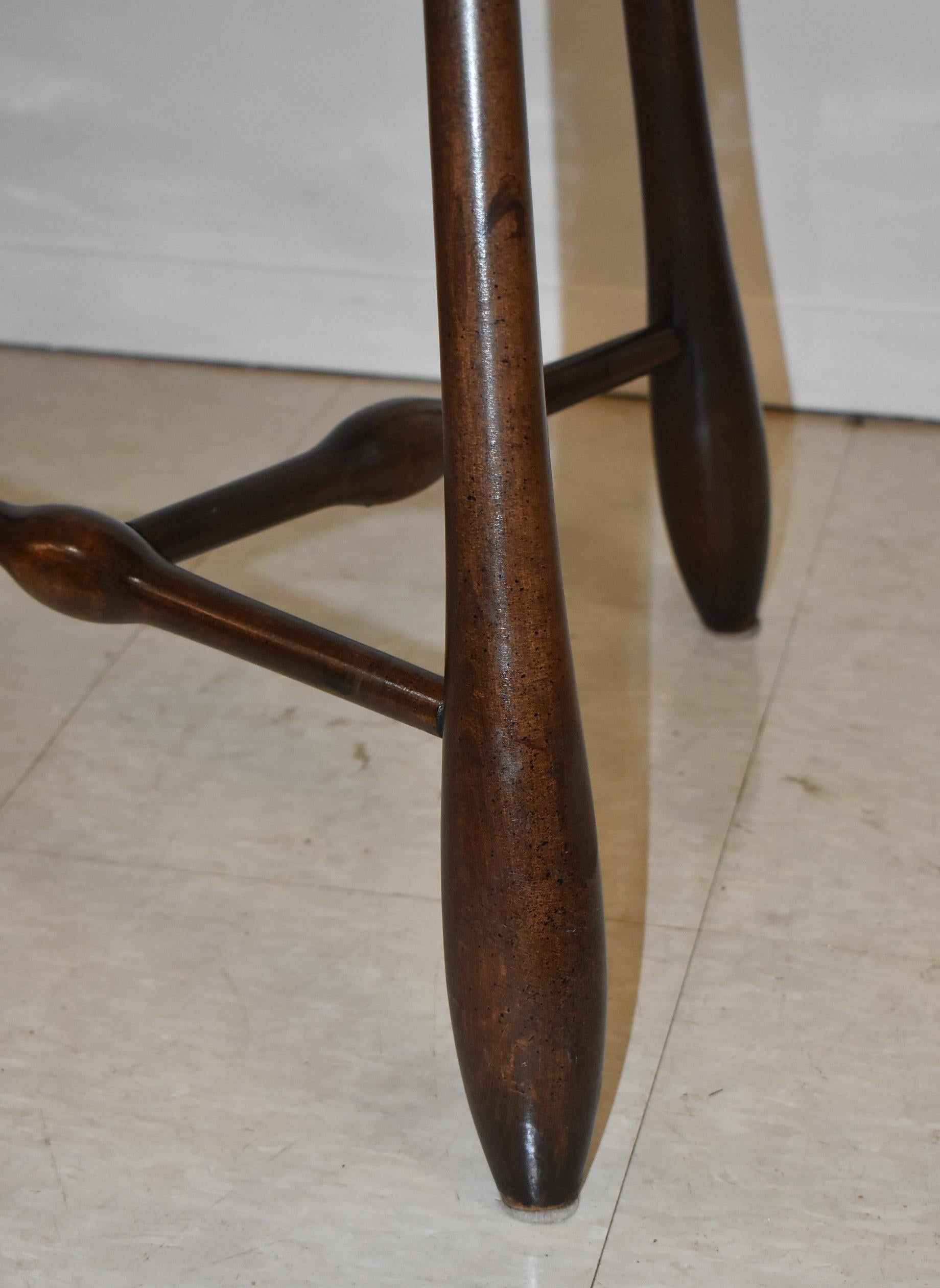 Hale of Vermont Tripod Stools In Good Condition For Sale In Toledo, OH
